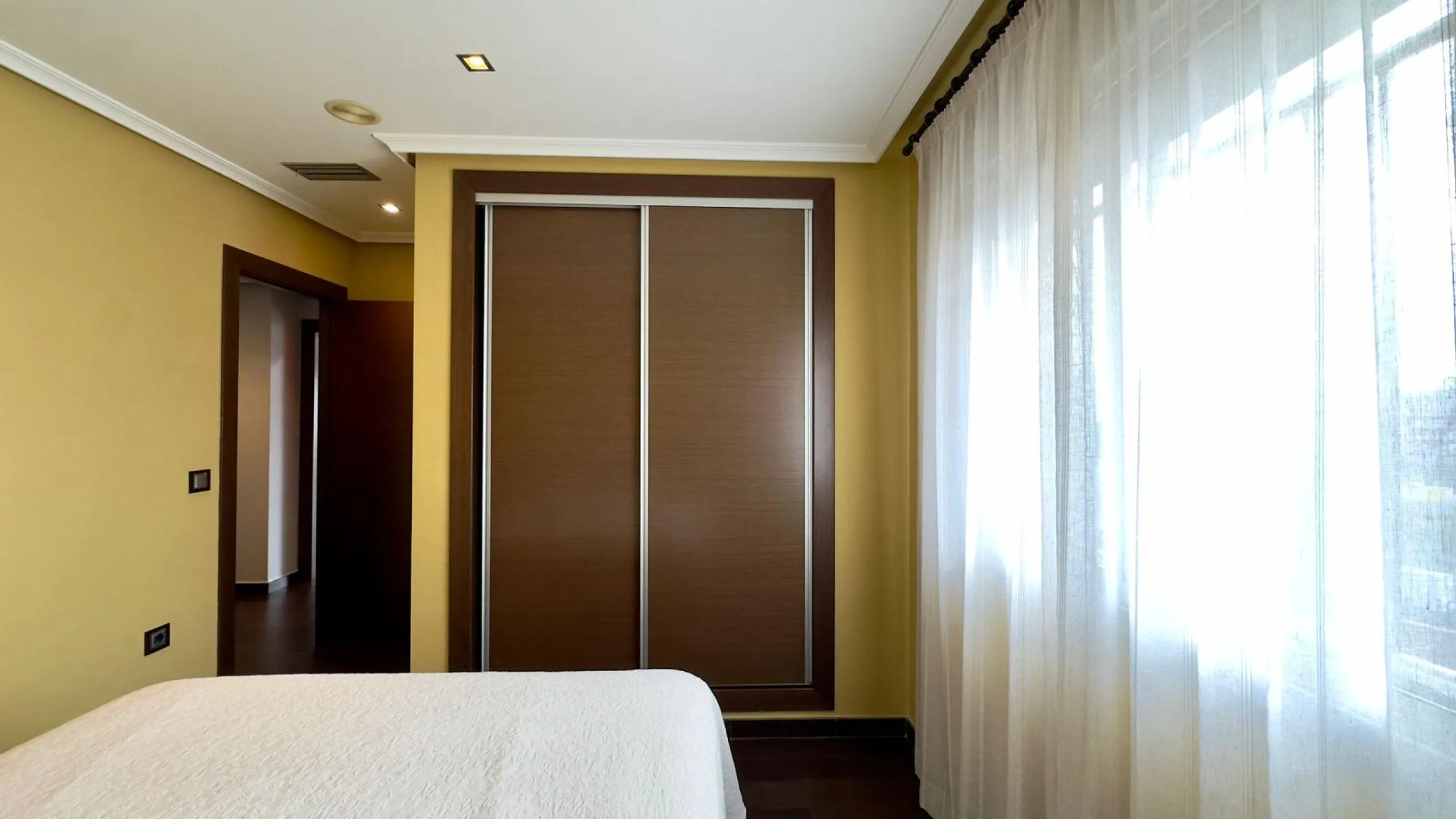 A COMPLETE BUILDING COMPRISING 4 FLATS, BUILT TO A HIGH STANDARD AND GUARANTEED TO BE PROFITABLE