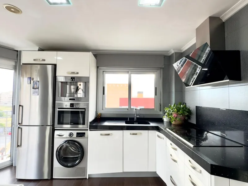 A COMPLETE BUILDING COMPRISING 4 FLATS, BUILT TO A HIGH STANDARD AND GUARANTEED TO BE PROFITABLE