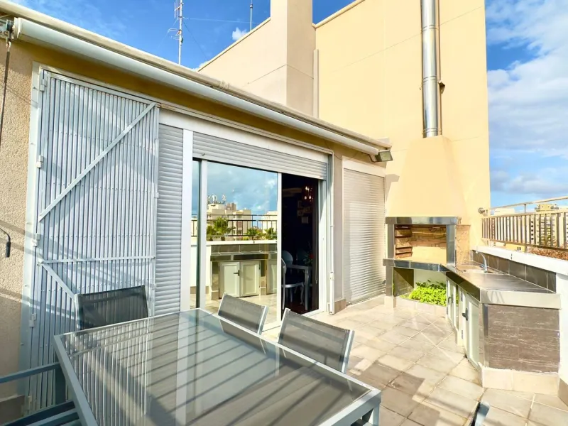 A COMPLETE BUILDING COMPRISING 4 FLATS, BUILT TO A HIGH STANDARD AND GUARANTEED TO BE PROFITABLE