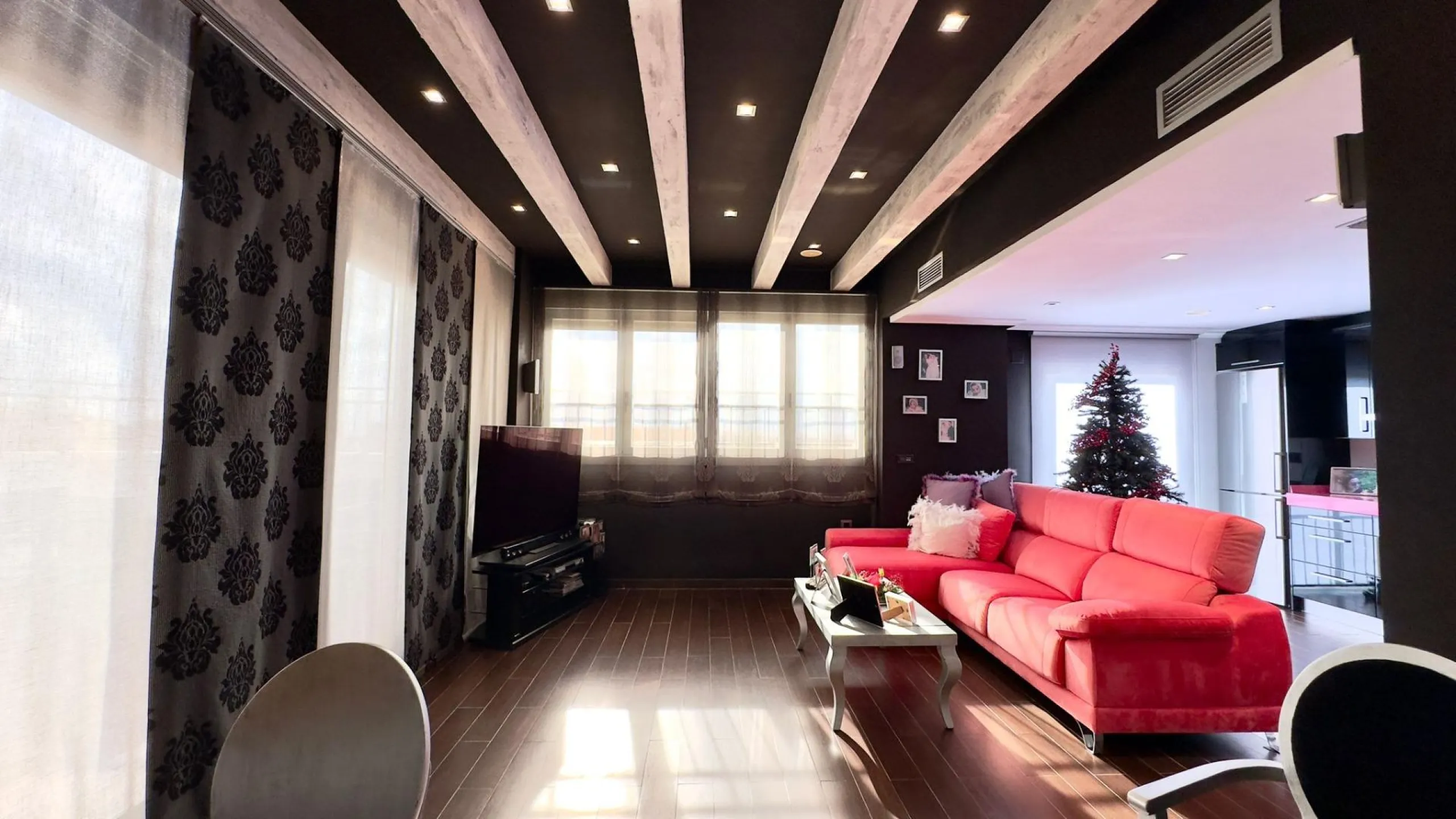 A COMPLETE BUILDING COMPRISING 4 FLATS, BUILT TO A HIGH STANDARD AND GUARANTEED TO BE PROFITABLE