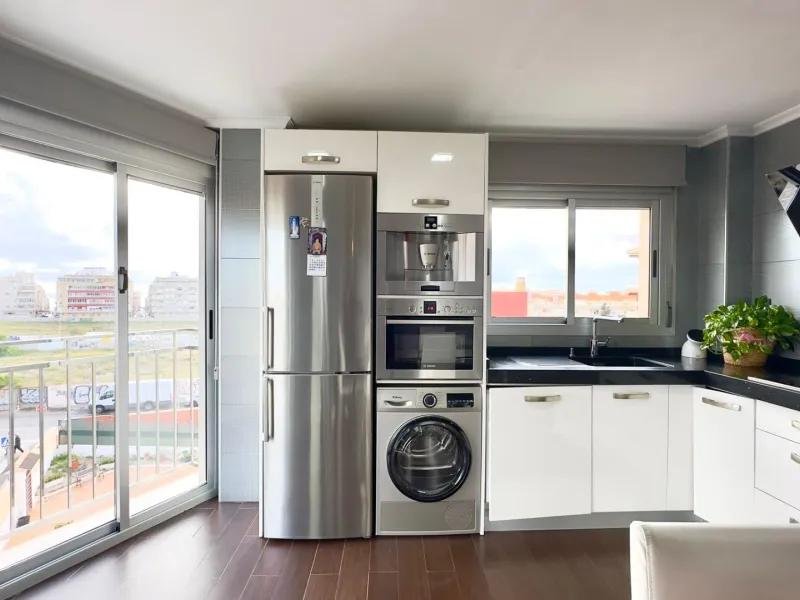 A COMPLETE BUILDING COMPRISING 4 FLATS, BUILT TO A HIGH STANDARD AND GUARANTEED TO BE PROFITABLE