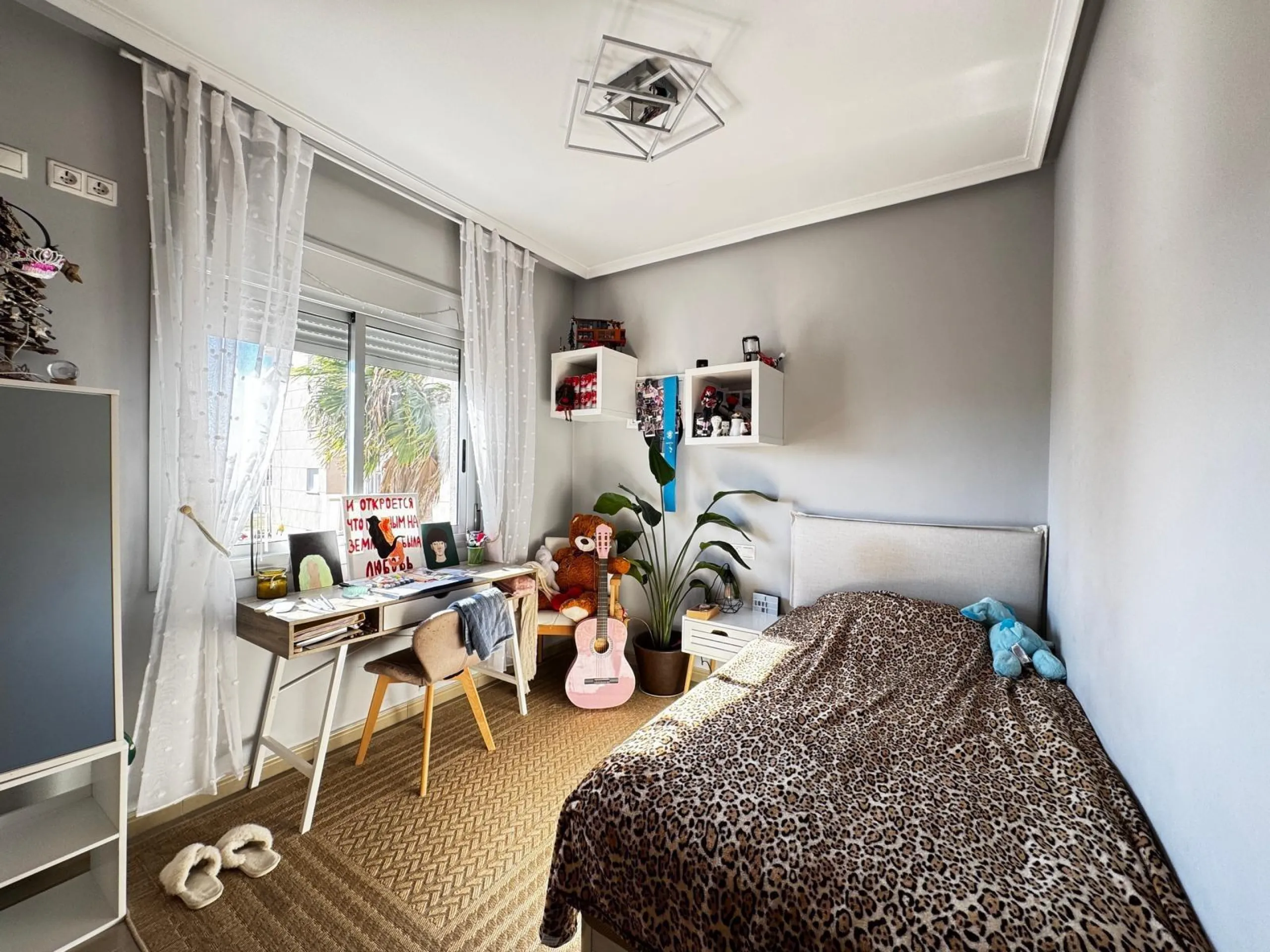 A COMPLETE BUILDING COMPRISING 4 FLATS, BUILT TO A HIGH STANDARD AND GUARANTEED TO BE PROFITABLE