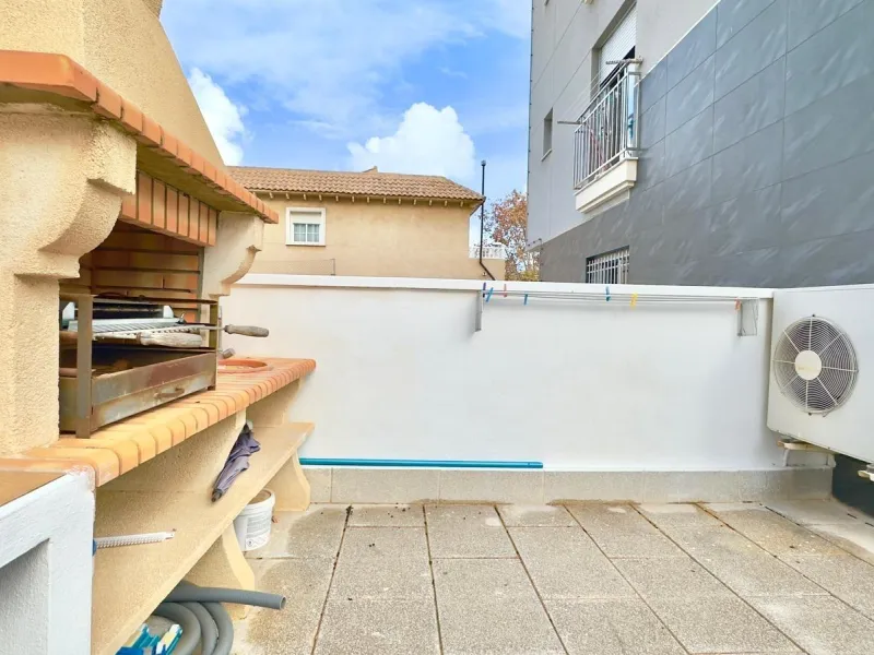 A COMPLETE BUILDING COMPRISING 4 FLATS, BUILT TO A HIGH STANDARD AND GUARANTEED TO BE PROFITABLE