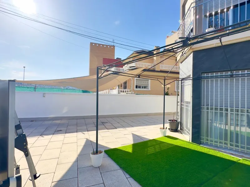 A COMPLETE BUILDING COMPRISING 4 FLATS, BUILT TO A HIGH STANDARD AND GUARANTEED TO BE PROFITABLE