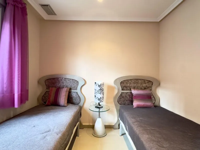 A COMPLETE BUILDING COMPRISING 4 FLATS, BUILT TO A HIGH STANDARD AND GUARANTEED TO BE PROFITABLE