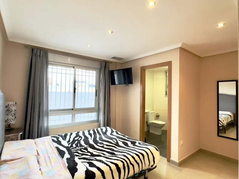 A COMPLETE BUILDING COMPRISING 4 FLATS, BUILT TO A HIGH STANDARD AND GUARANTEED TO BE PROFITABLE