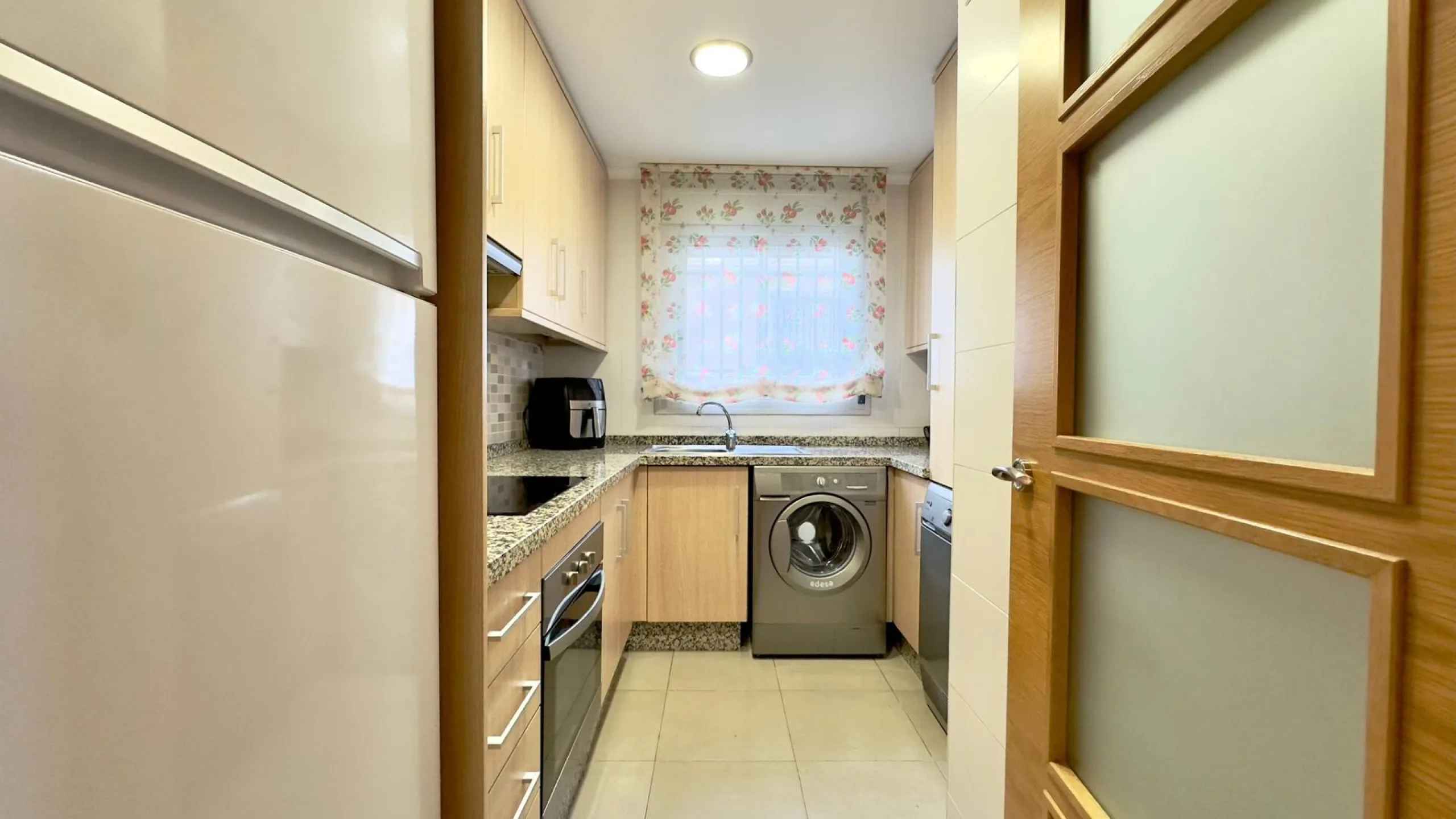 A COMPLETE BUILDING COMPRISING 4 FLATS, BUILT TO A HIGH STANDARD AND GUARANTEED TO BE PROFITABLE