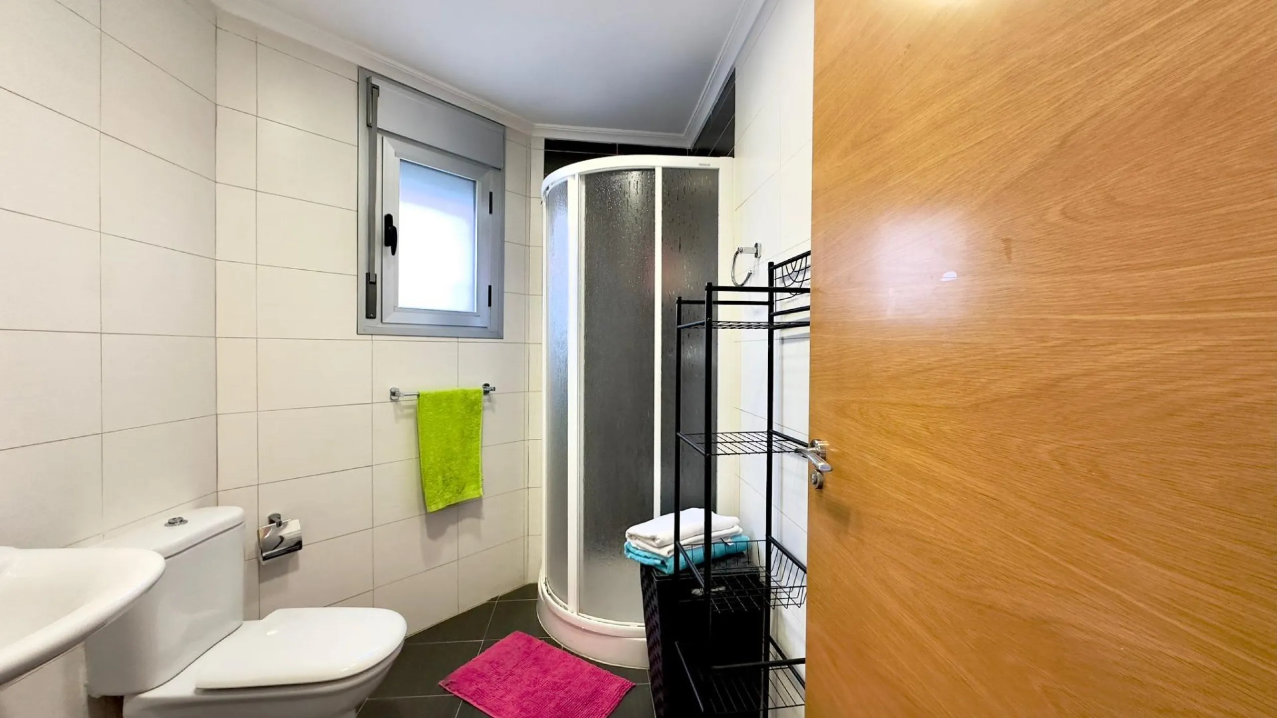 A COMPLETE BUILDING COMPRISING 4 FLATS, BUILT TO A HIGH STANDARD AND GUARANTEED TO BE PROFITABLE