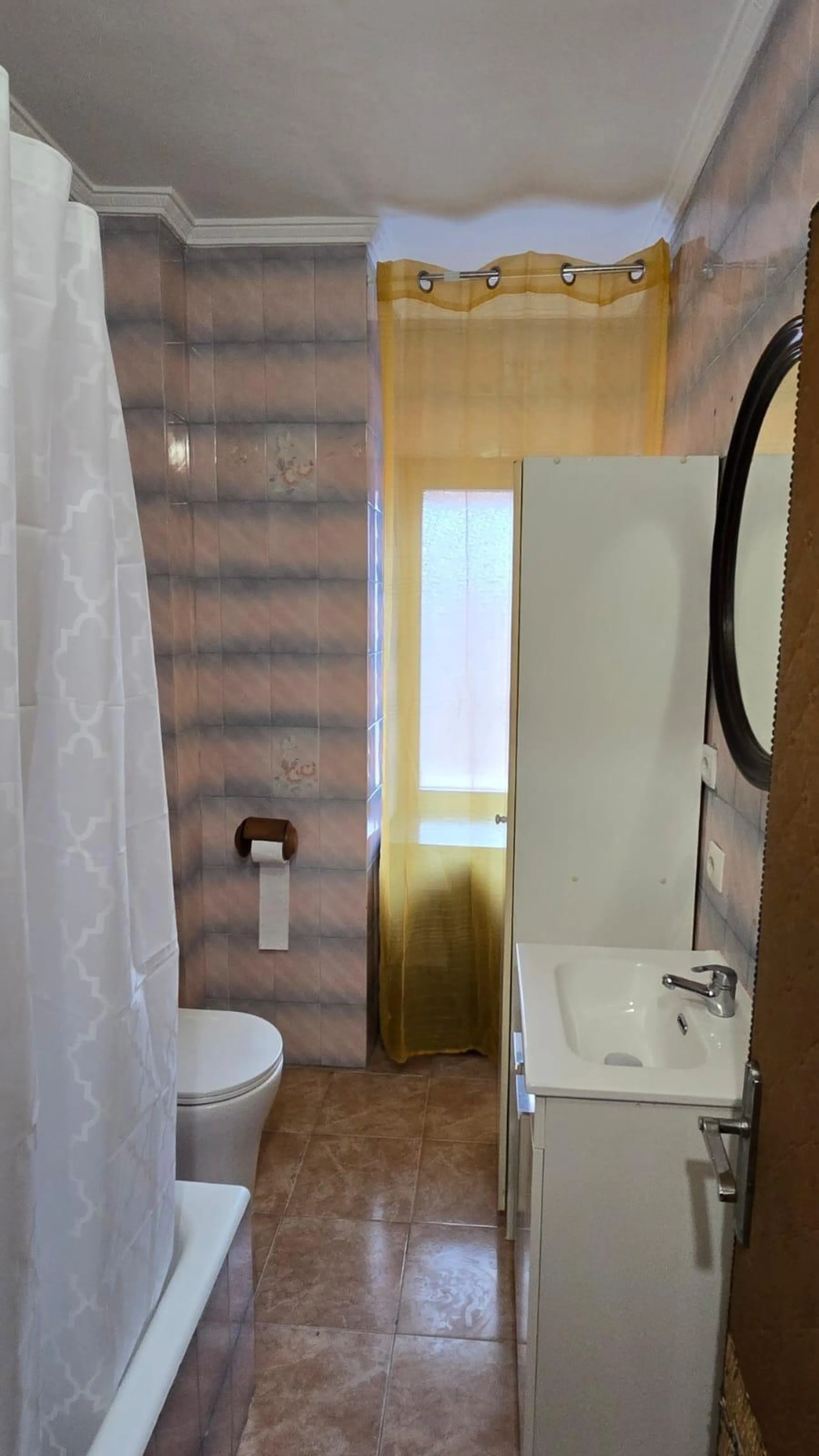 Piso soleado de 2 habitaciones en Sama (Langreo) — listo para entrar a vivir