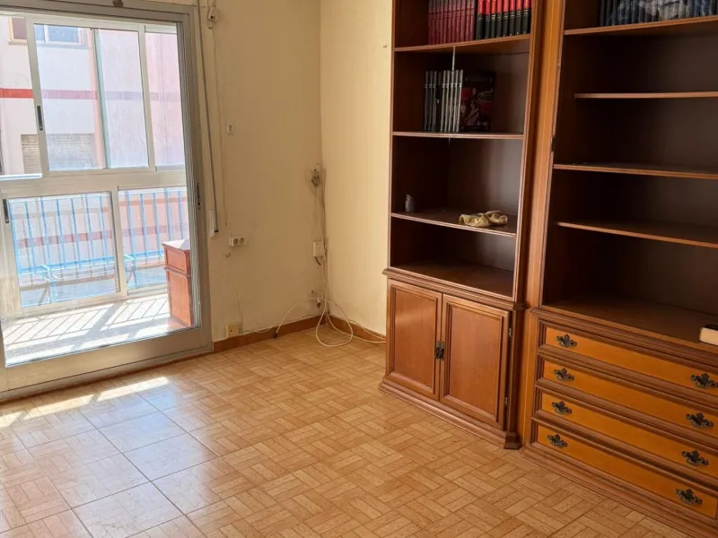 ✨ GRAN OPORTUNIDAD DE REFORMA CON TERRAZA EN ALICANTE ✨