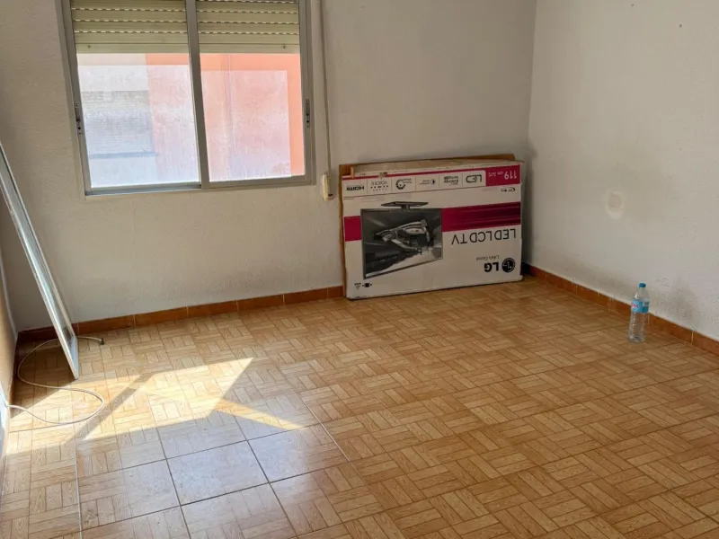 ✨ GRAN OPORTUNIDAD DE REFORMA CON TERRAZA EN ALICANTE ✨