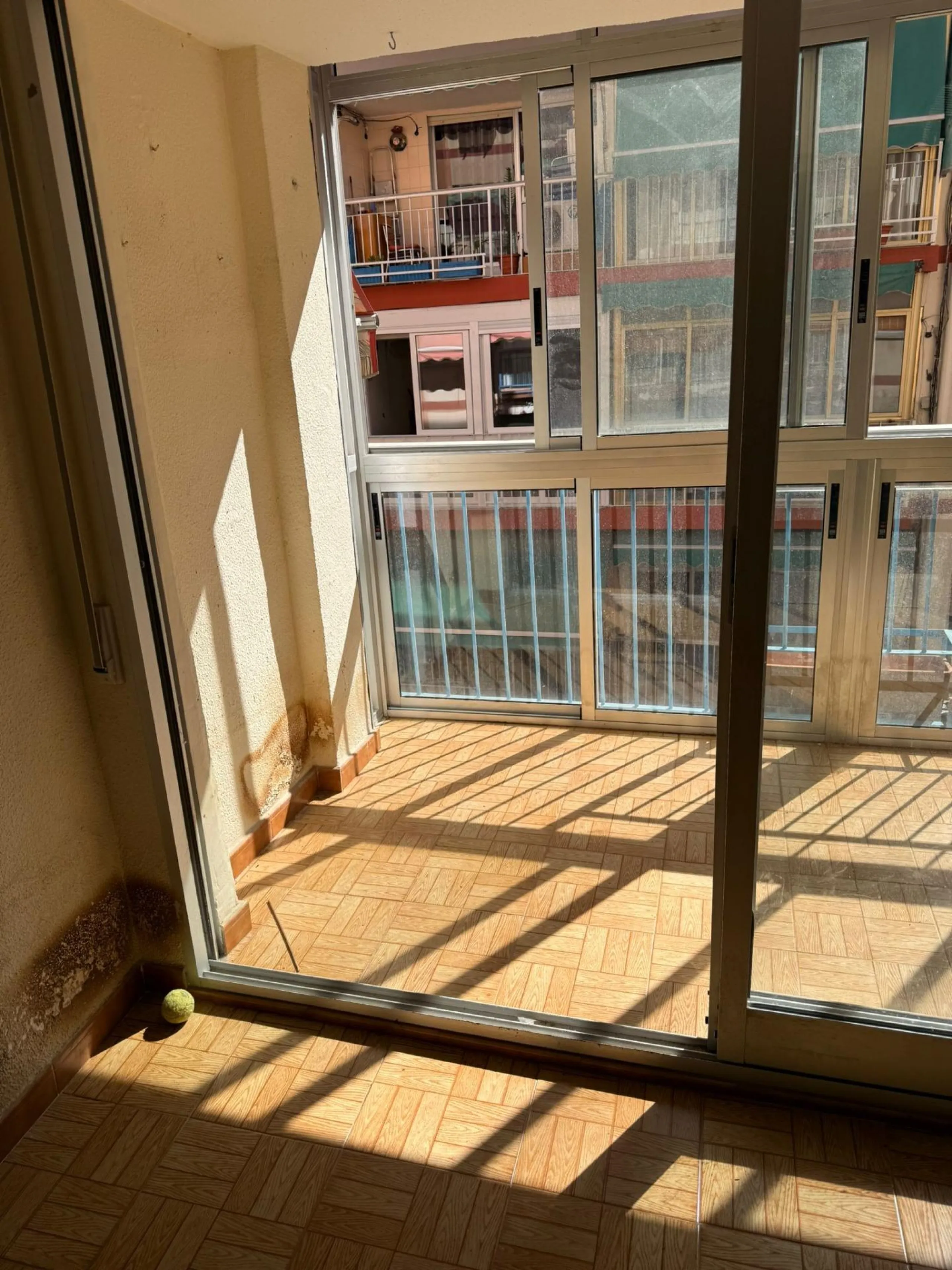 ✨ GRAN OPORTUNIDAD DE REFORMA CON TERRAZA EN ALICANTE ✨