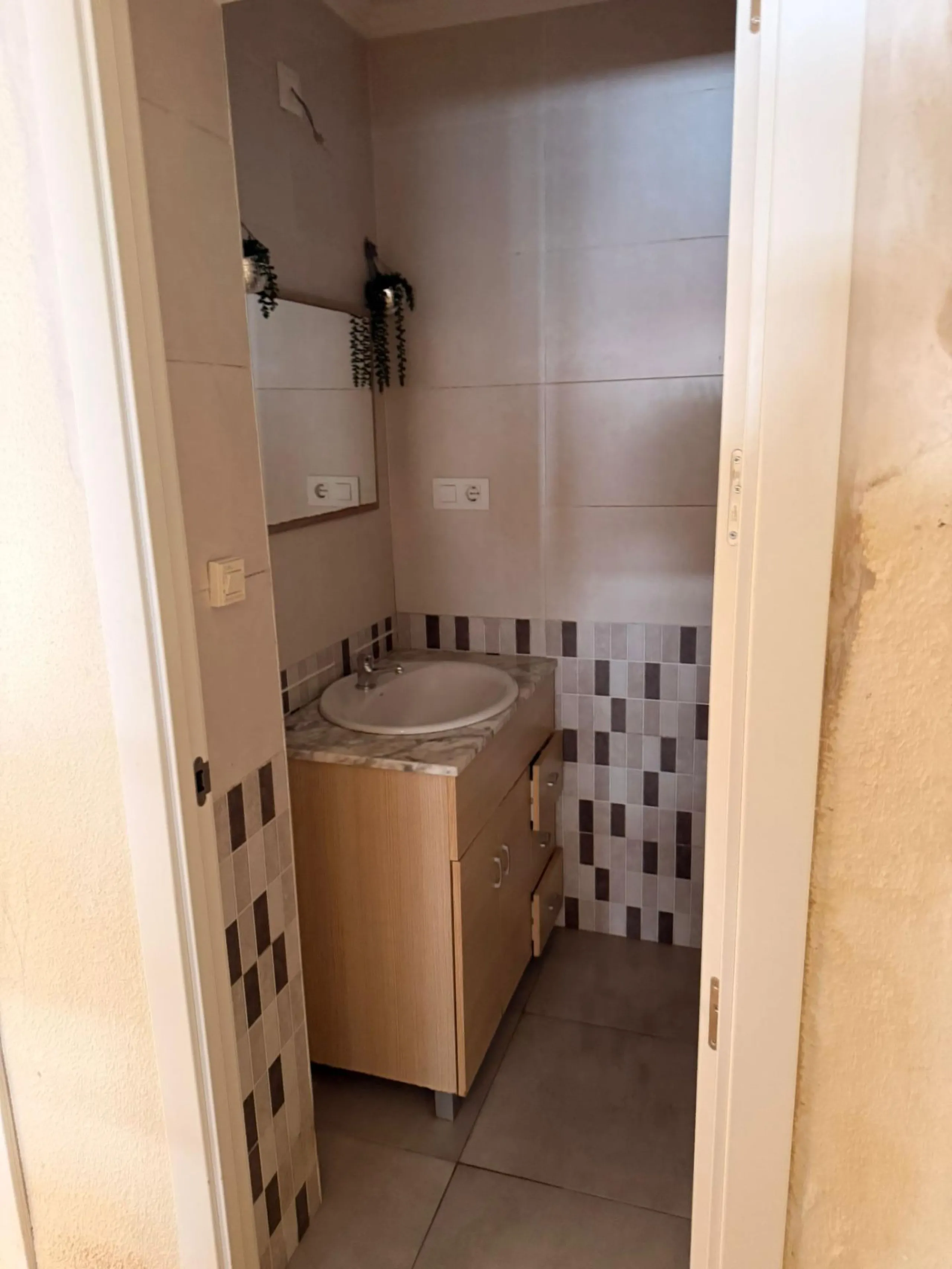 ✨ GRAN OPORTUNIDAD DE REFORMA CON TERRAZA EN ALICANTE ✨