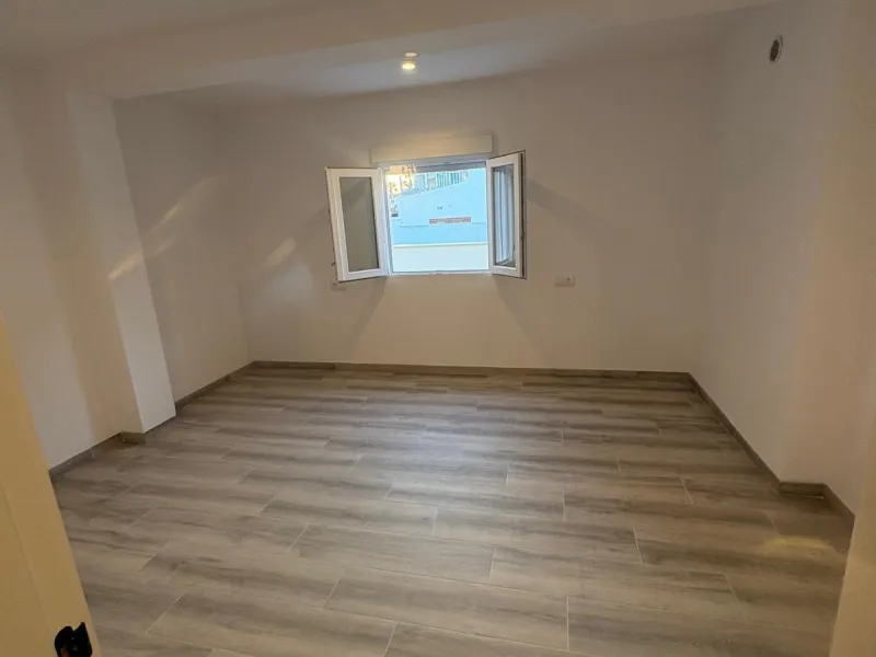 Corner townhouse with southwest orientation just 1.6 km from the sea