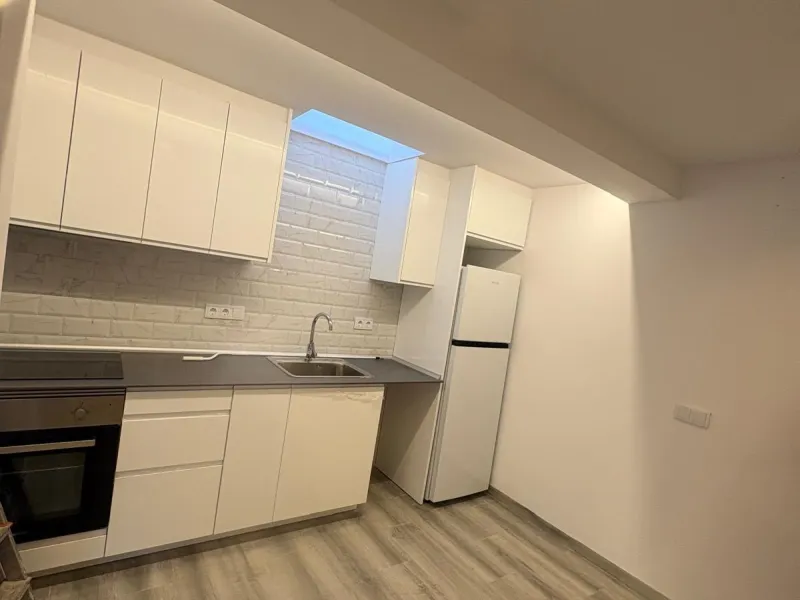 Corner townhouse with southwest orientation just 1.6 km from the sea
