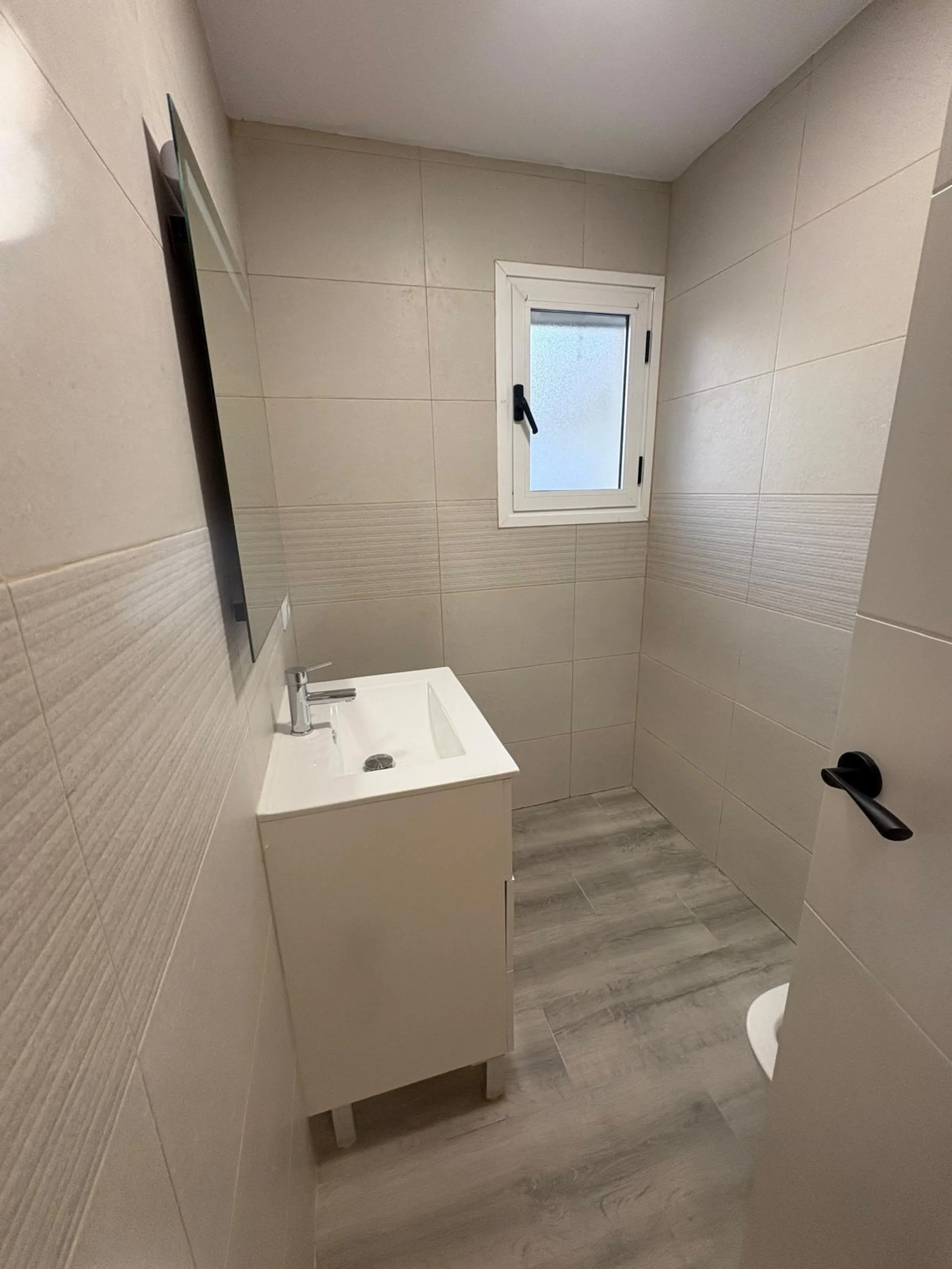 Corner townhouse with southwest orientation just 1.6 km from the sea