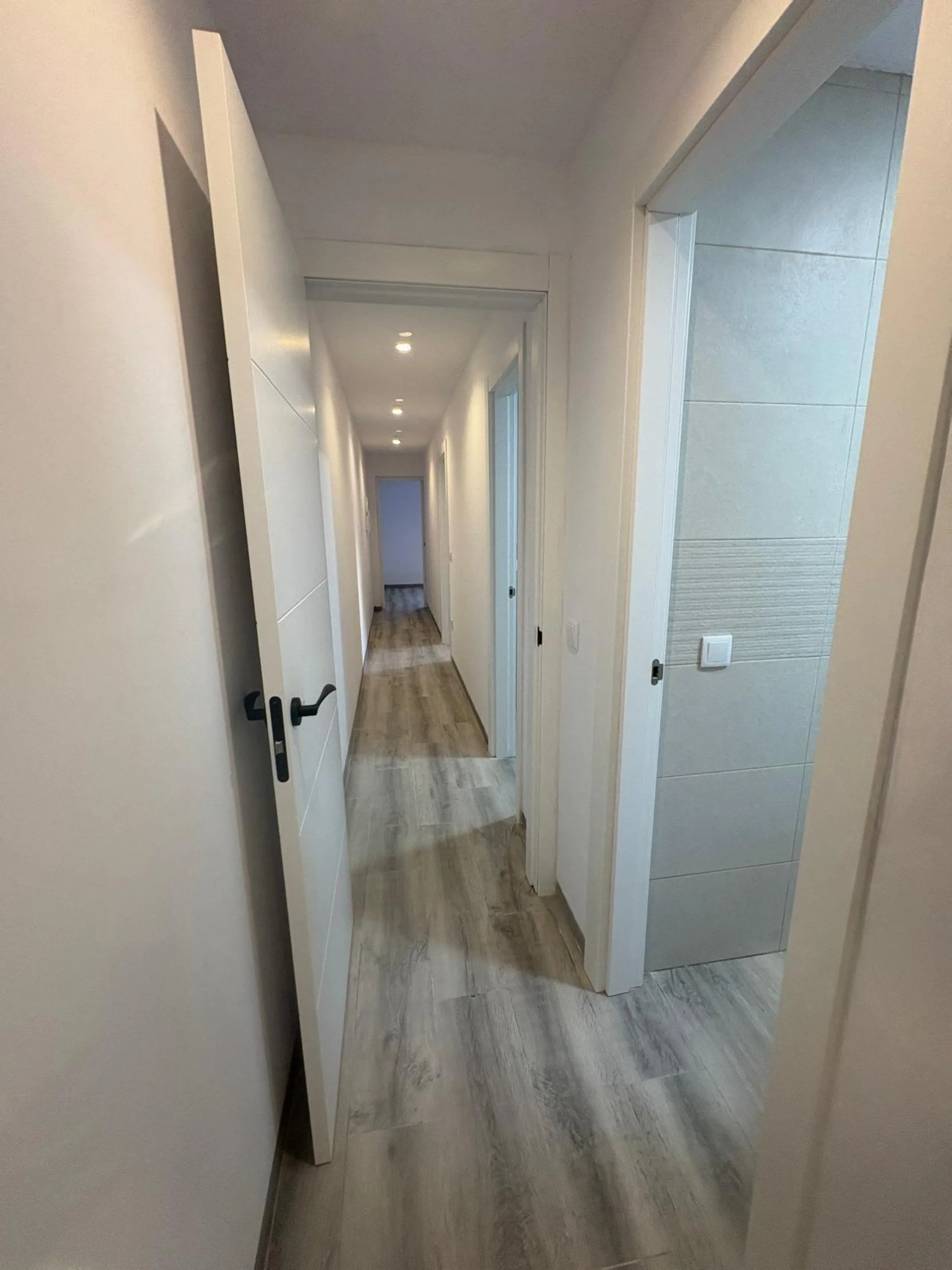 Corner townhouse with southwest orientation just 1.6 km from the sea