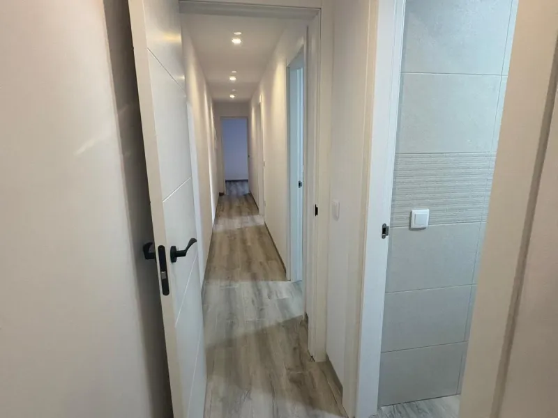 Corner townhouse with southwest orientation just 1.6 km from the sea