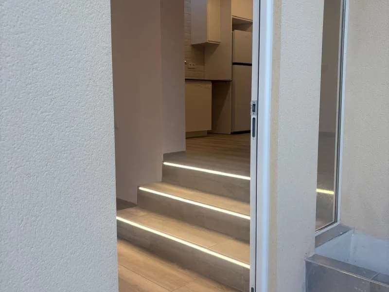 Corner townhouse with southwest orientation just 1.6 km from the sea