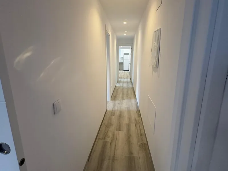 Corner townhouse with southwest orientation just 1.6 km from the sea