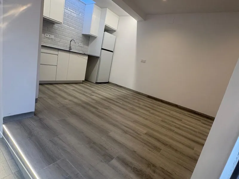 Corner townhouse with southwest orientation just 1.6 km from the sea