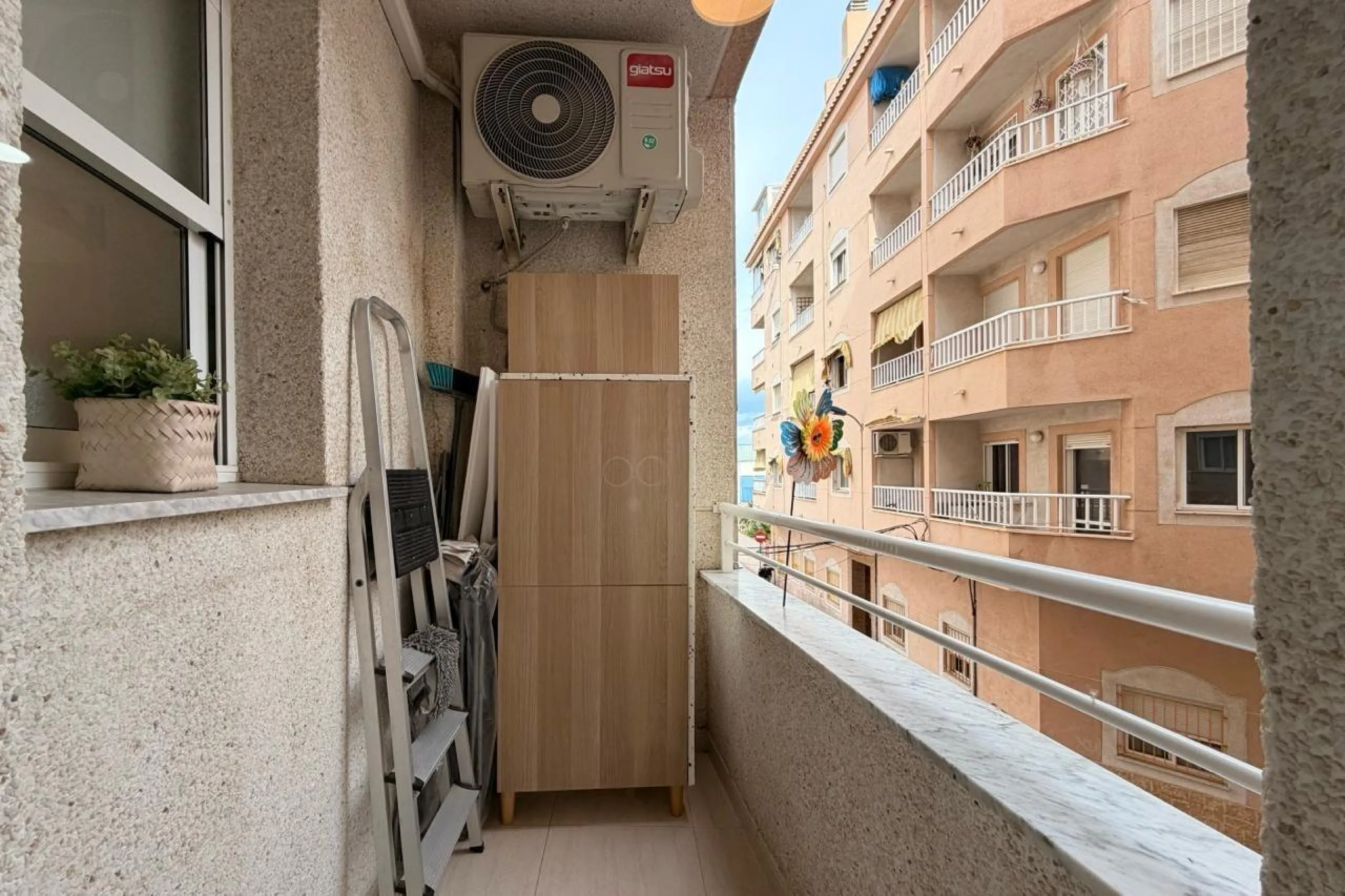 REFORMED APARTMENT WITH TWO BALCONIES
