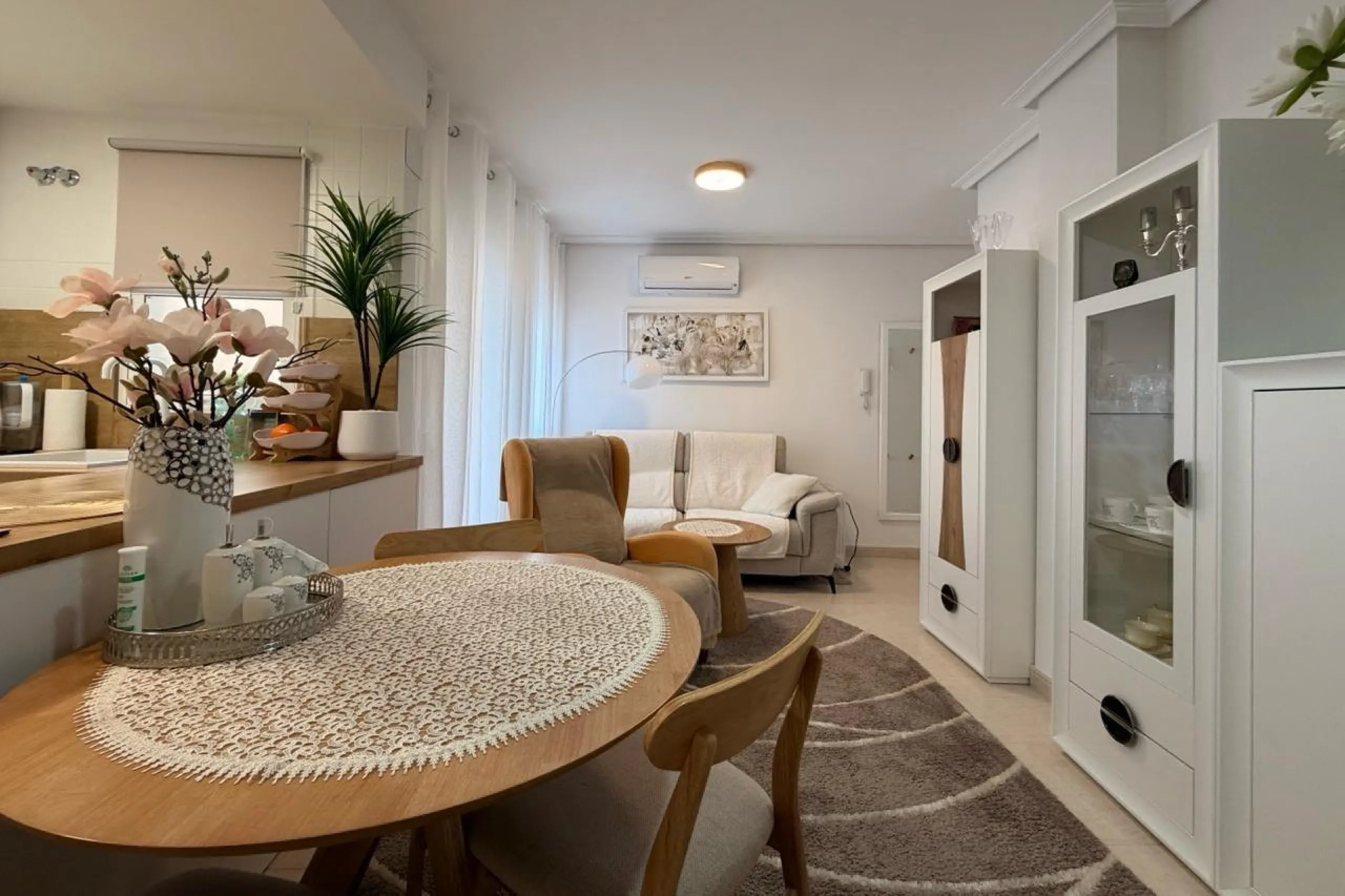 REFORMED APARTMENT WITH TWO BALCONIES