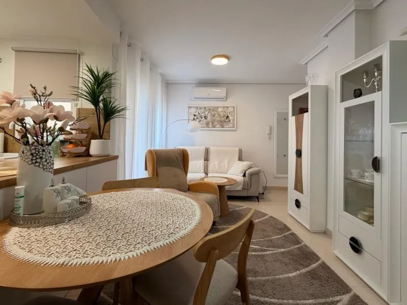 REFORMED APARTMENT WITH TWO BALCONIES