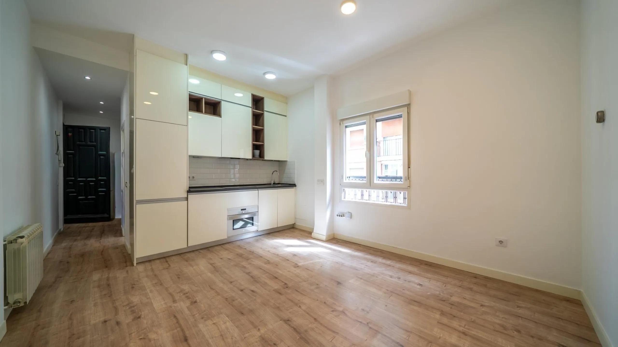 FULLY RENOVATED APARTMENT IN PALACIO, MADRID