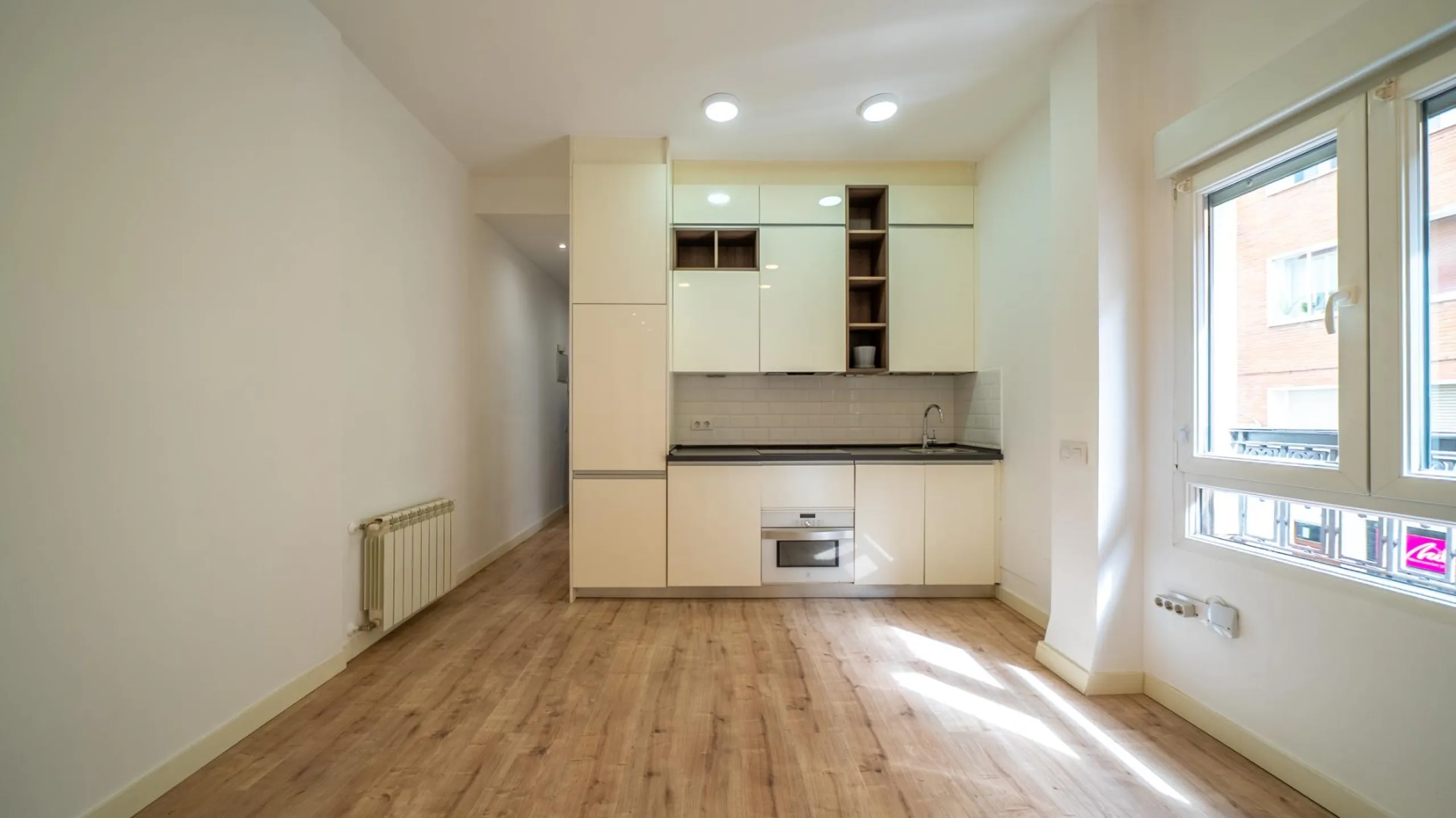 FULLY RENOVATED APARTMENT IN PALACIO, MADRID
