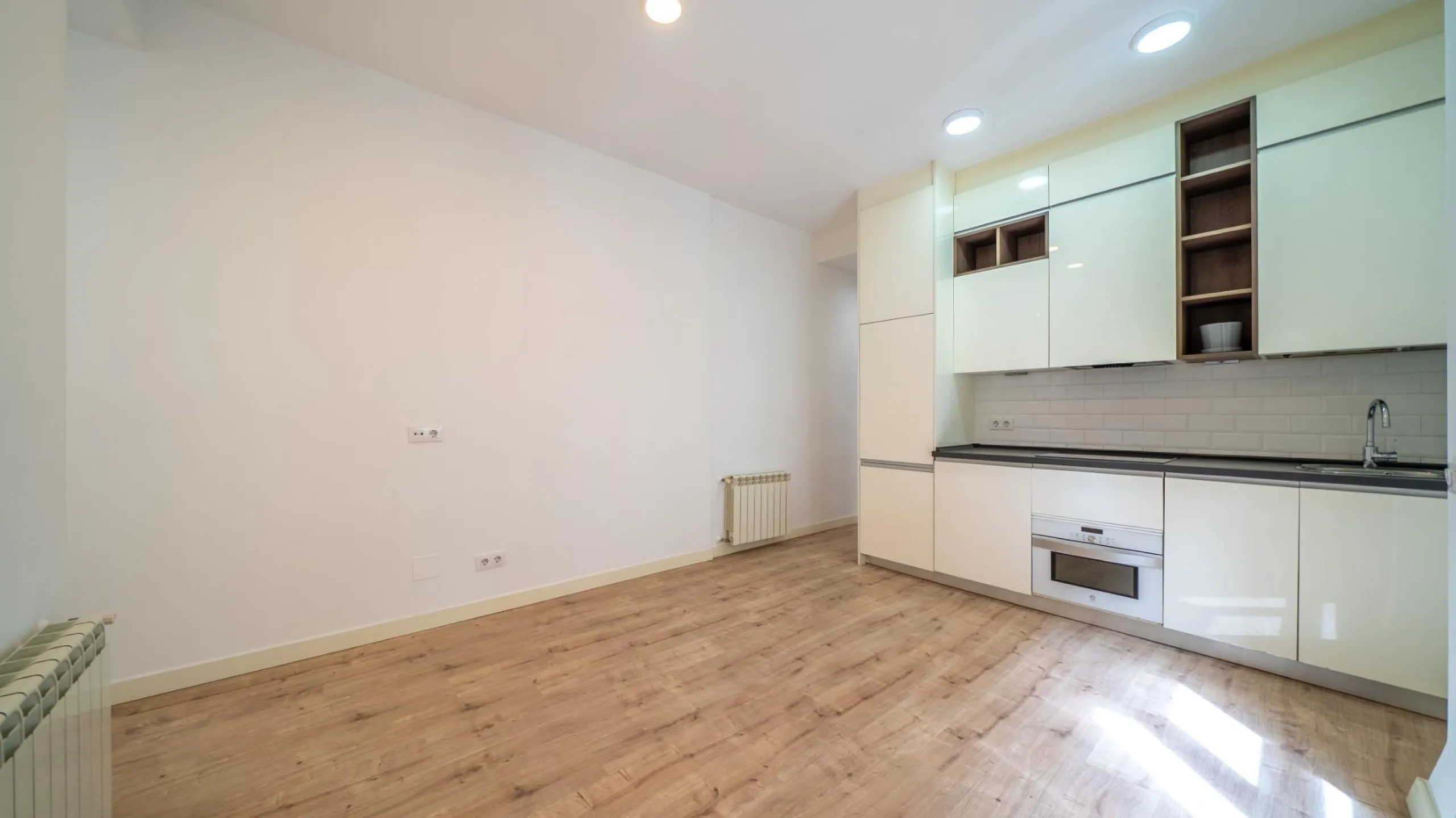 FULLY RENOVATED APARTMENT IN PALACIO, MADRID