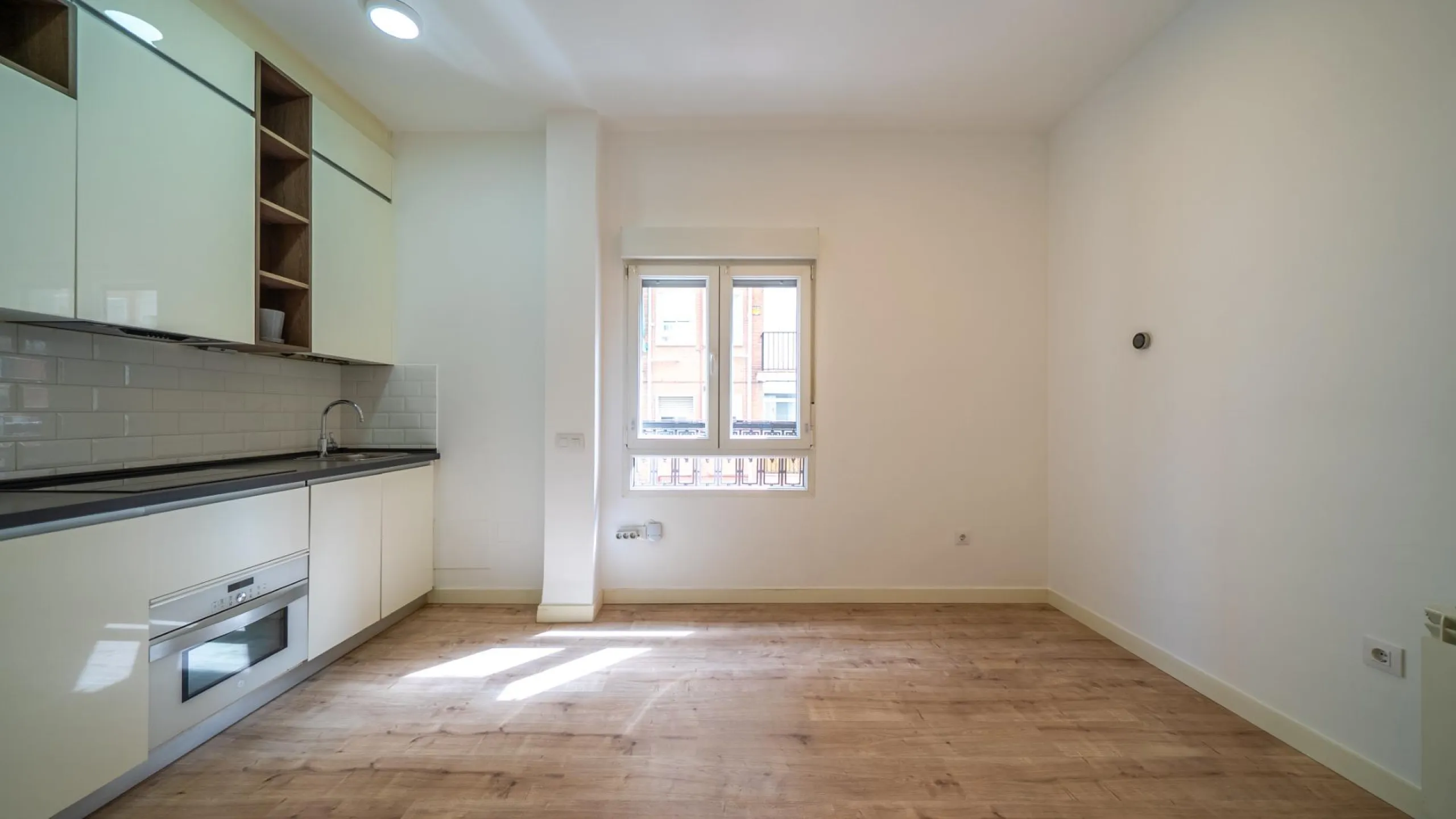 FULLY RENOVATED APARTMENT IN PALACIO, MADRID
