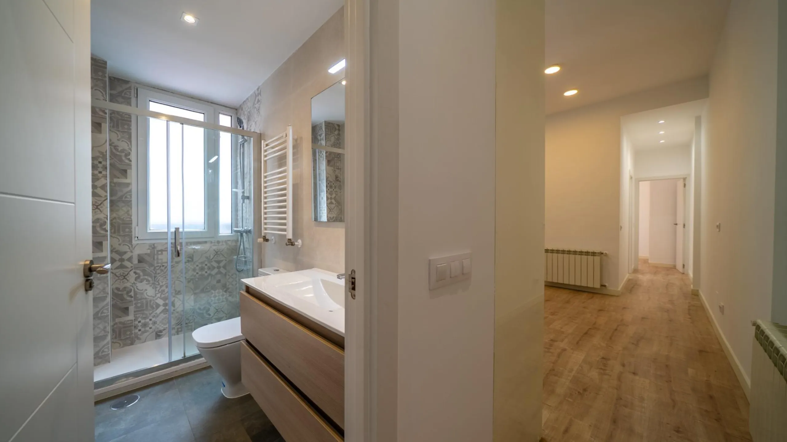 FULLY RENOVATED APARTMENT IN PALACIO, MADRID