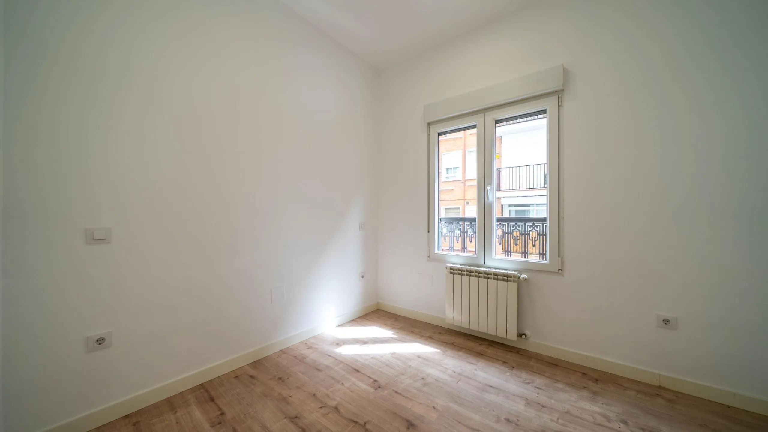 FULLY RENOVATED APARTMENT IN PALACIO, MADRID
