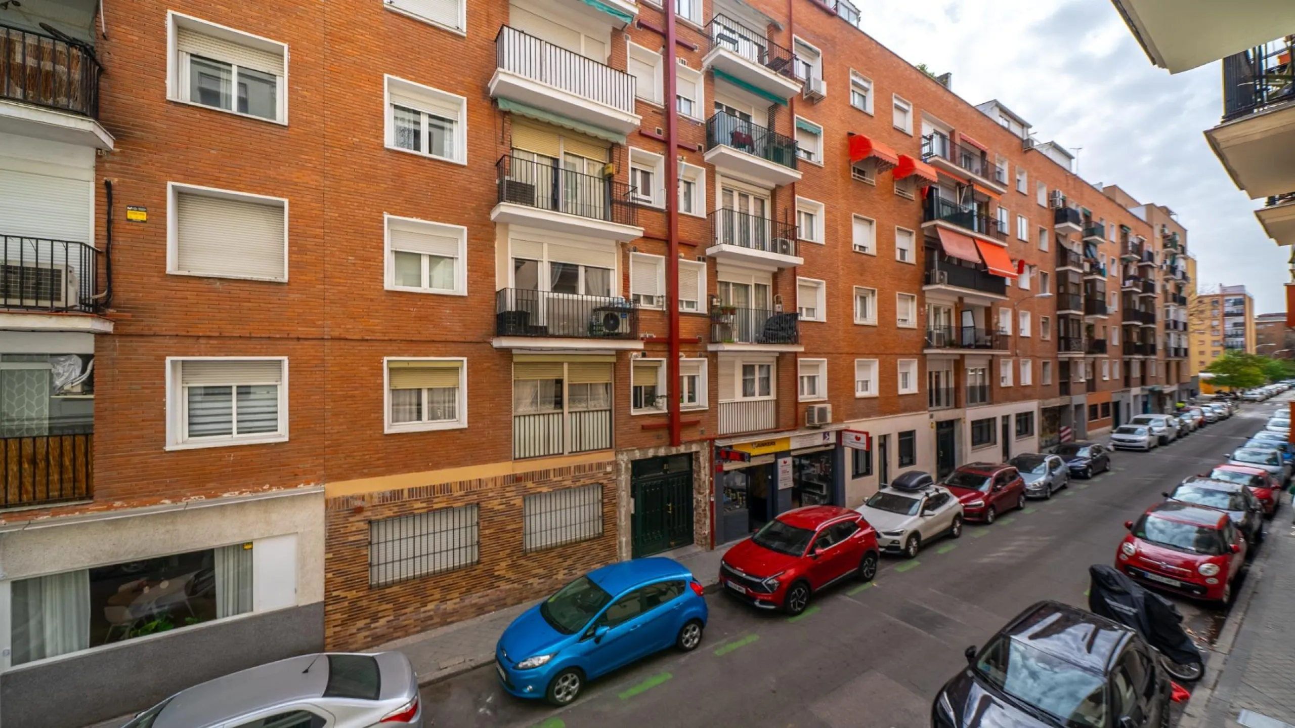 FULLY RENOVATED APARTMENT IN PALACIO, MADRID