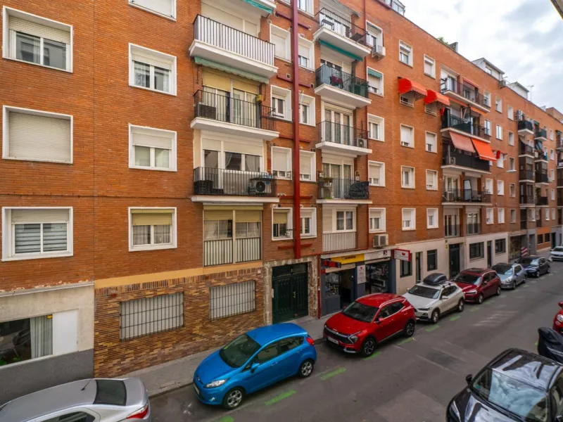 FULLY RENOVATED APARTMENT IN PALACIO, MADRID