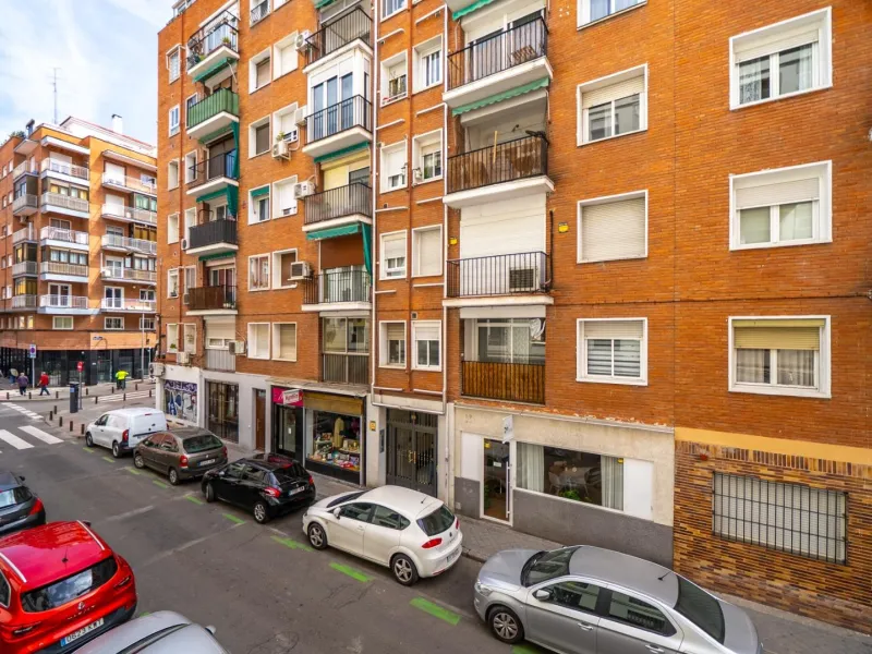FULLY RENOVATED APARTMENT IN PALACIO, MADRID