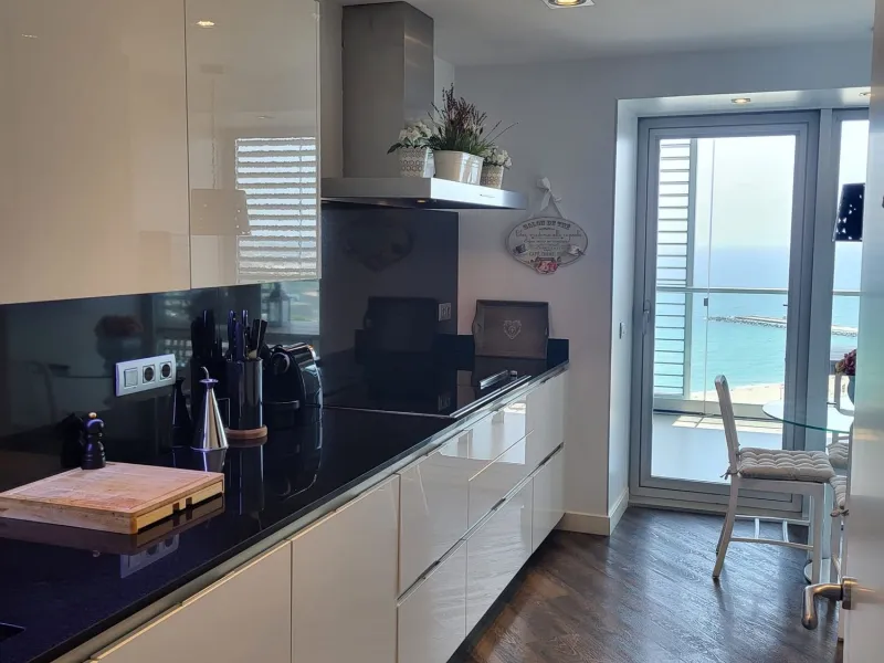 Luxury Sea-Front Apartment with Panoramic Terrace – Diagonal Mar, Barcelona