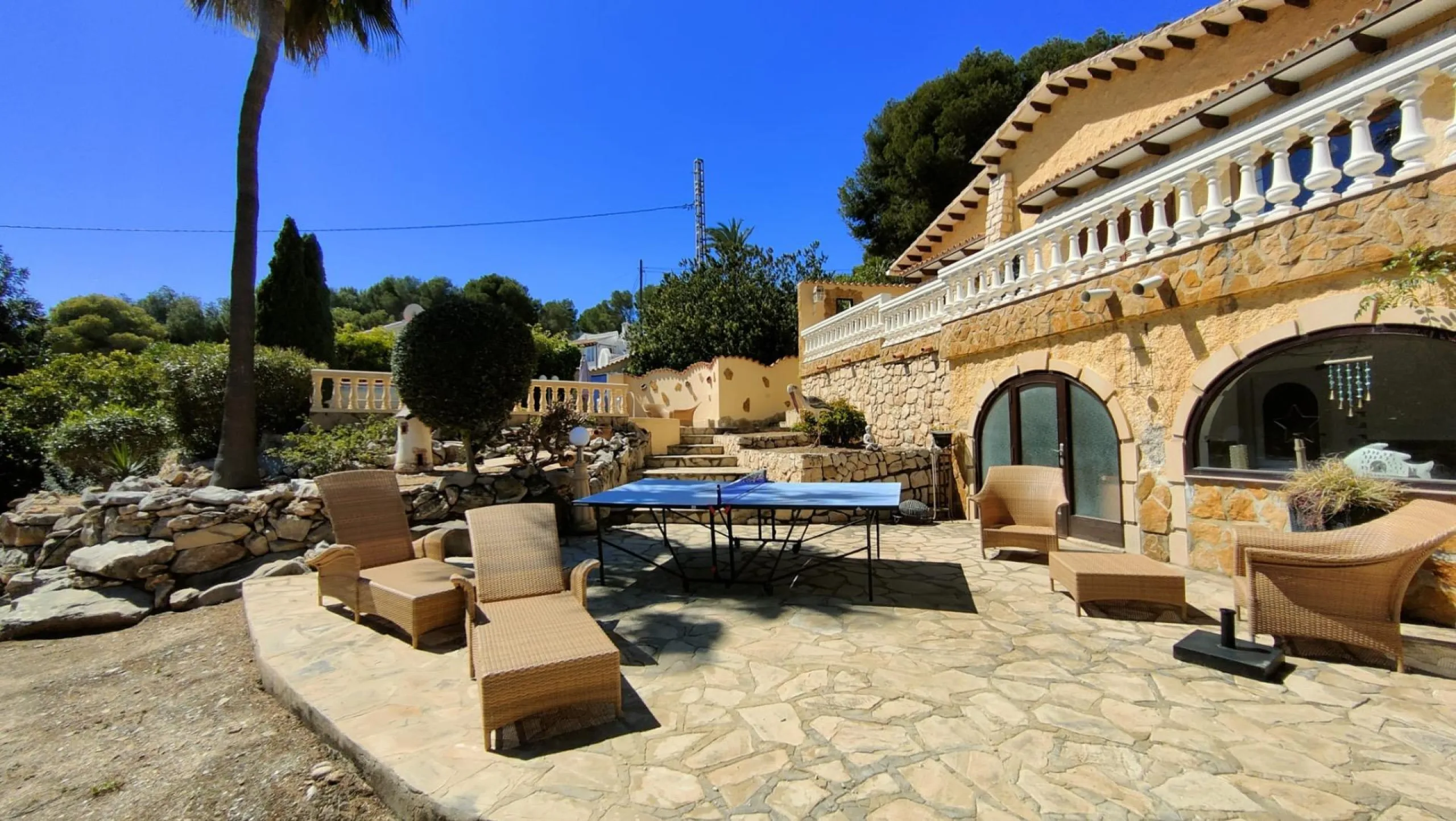 🌿☀️ Encantadora villa independiente en Moraira – amplitud, calidez y estilo mediterráneo ☀️🌿