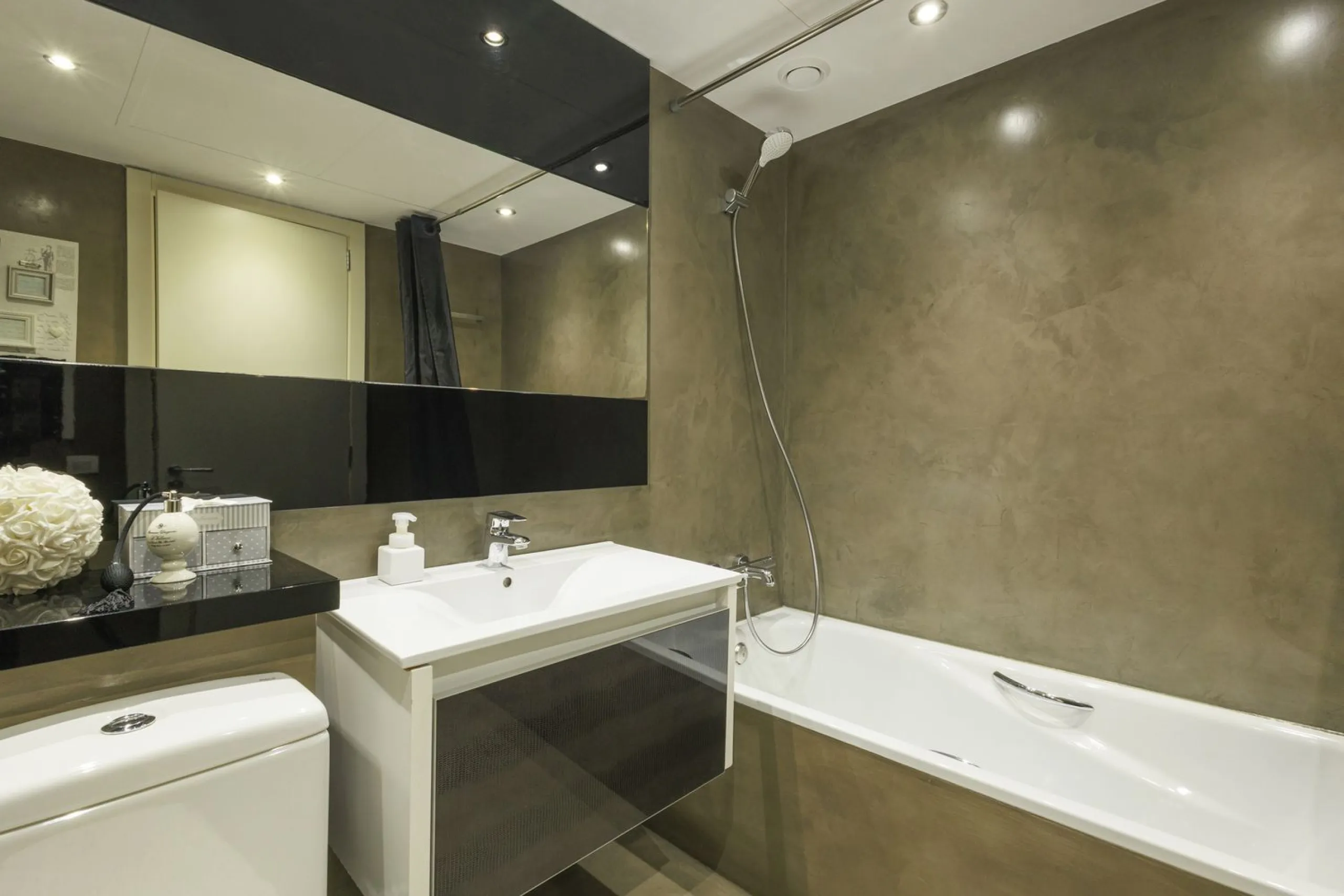 Luxury Sea-Front Apartment with Panoramic Terrace – Diagonal Mar, Barcelona