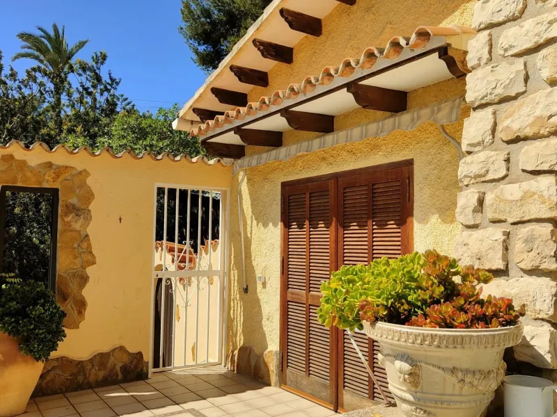🌿☀️ Encantadora villa independiente en Moraira – amplitud, calidez y estilo mediterráneo ☀️🌿