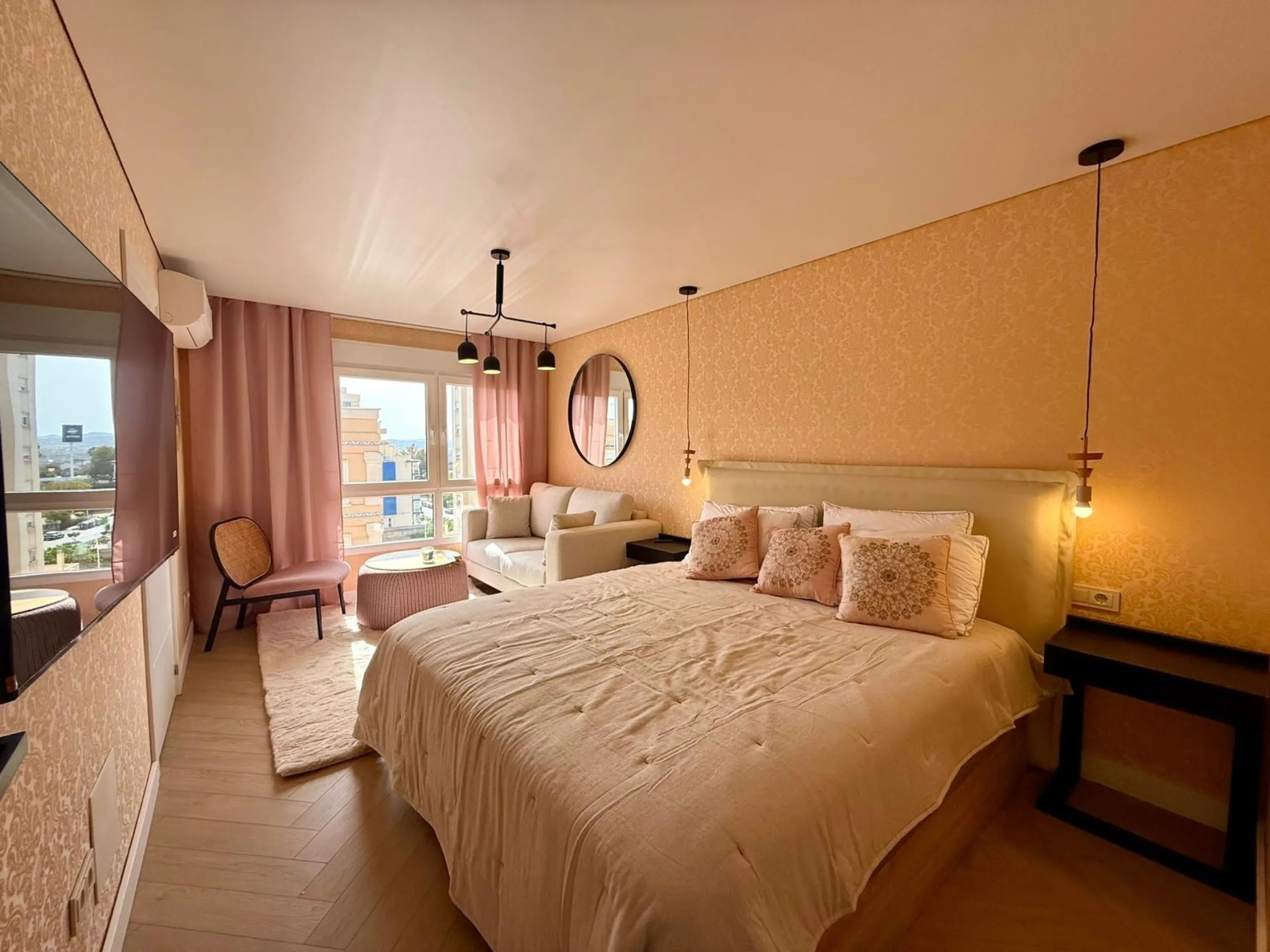 Ático dúplex con súper reforma, 4 dormitorios, piscina y terraza a 900 m del mar en Guardamar del Segura