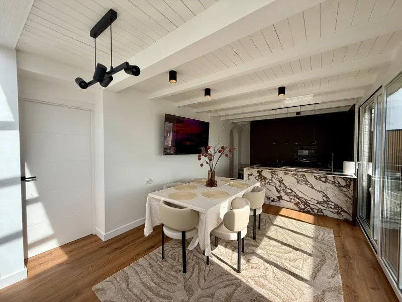 Ático dúplex con súper reforma, 4 dormitorios, piscina y terraza a 900 m del mar en Guardamar del Segura