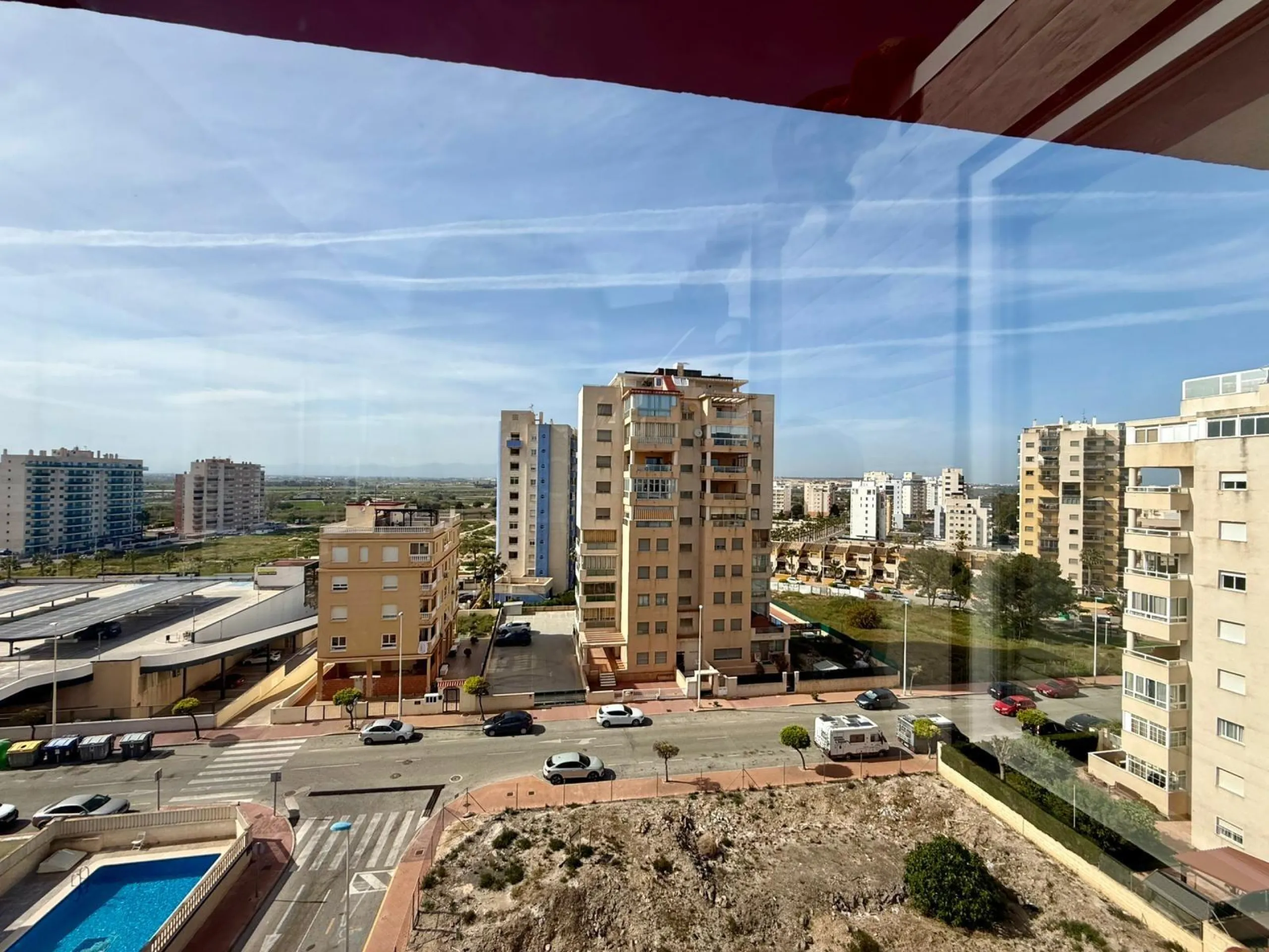 Ático dúplex con súper reforma, 4 dormitorios, piscina y terraza a 900 m del mar en Guardamar del Segura