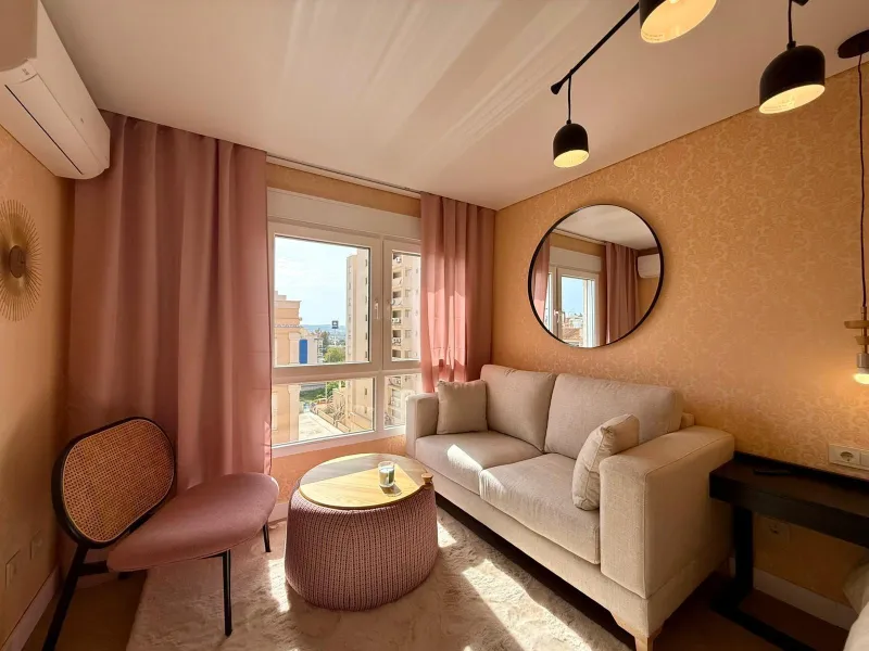 Ático dúplex con súper reforma, 4 dormitorios, piscina y terraza a 900 m del mar en Guardamar del Segura