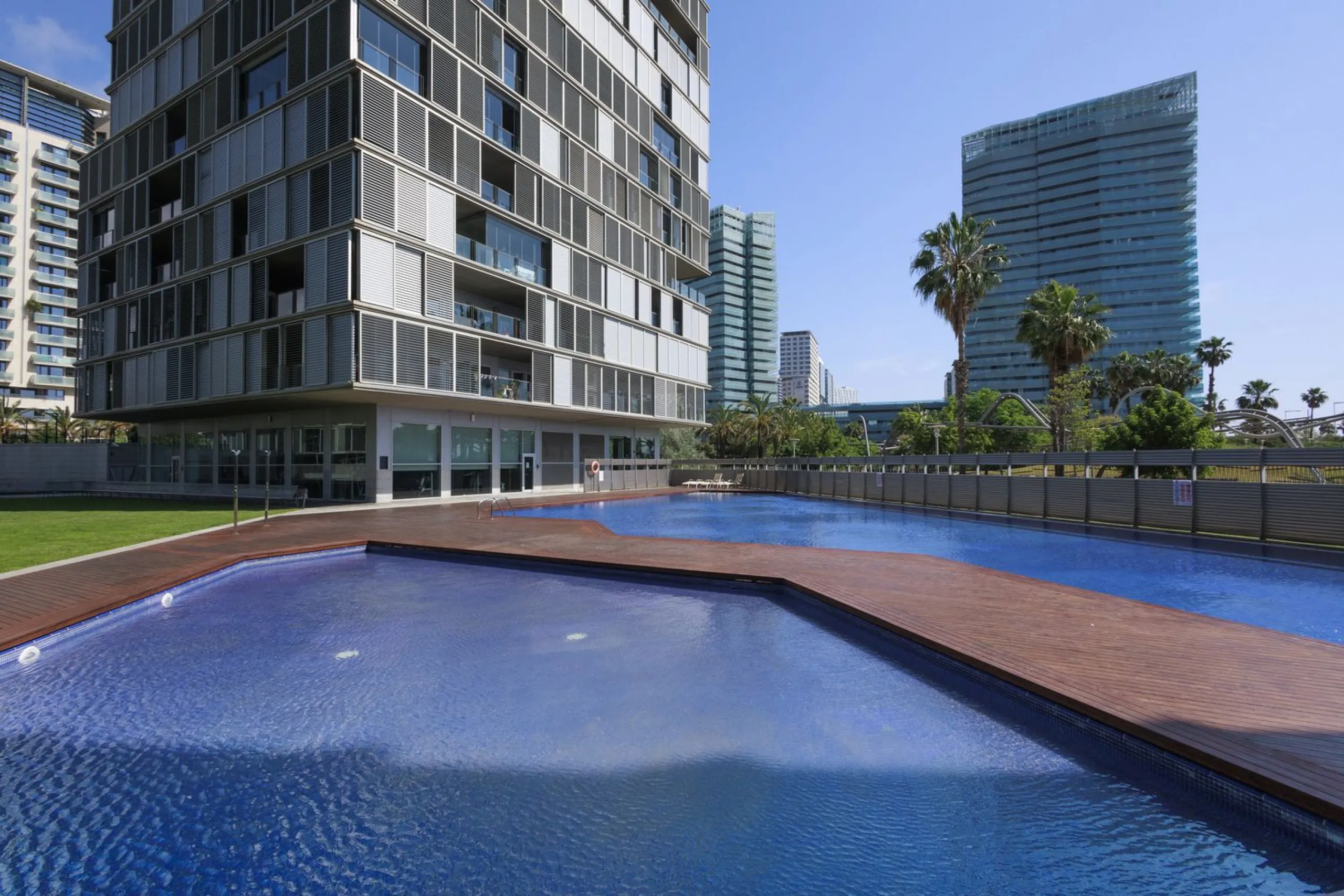Luxury Sea-Front Apartment with Panoramic Terrace – Diagonal Mar, Barcelona