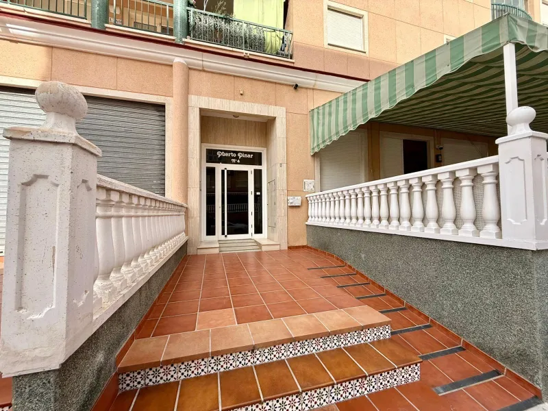 Ático dúplex con súper reforma, 4 dormitorios, piscina y terraza a 900 m del mar en Guardamar del Segura