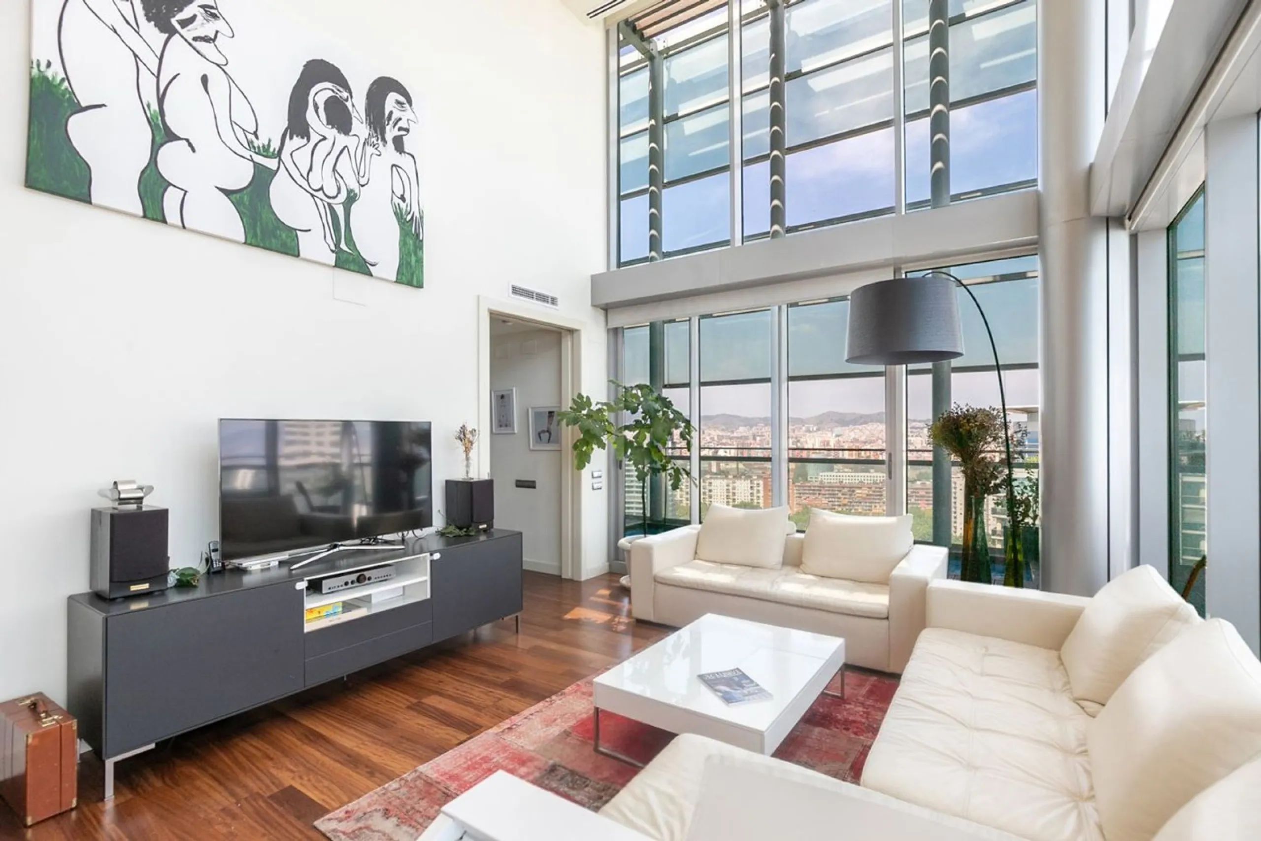Ático con terraza, jacuzzi y vistas al mar en Diagonal Mar, Barcelona
