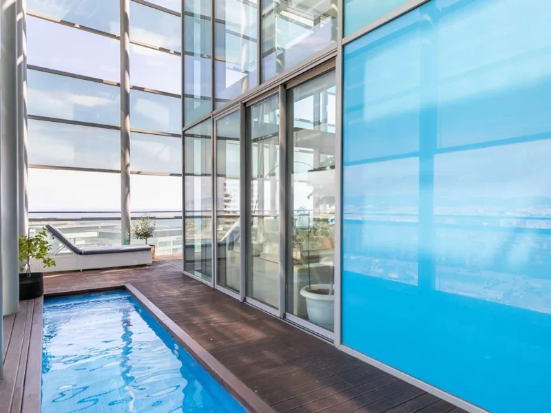 Ático con terraza, jacuzzi y vistas al mar en Diagonal Mar, Barcelona