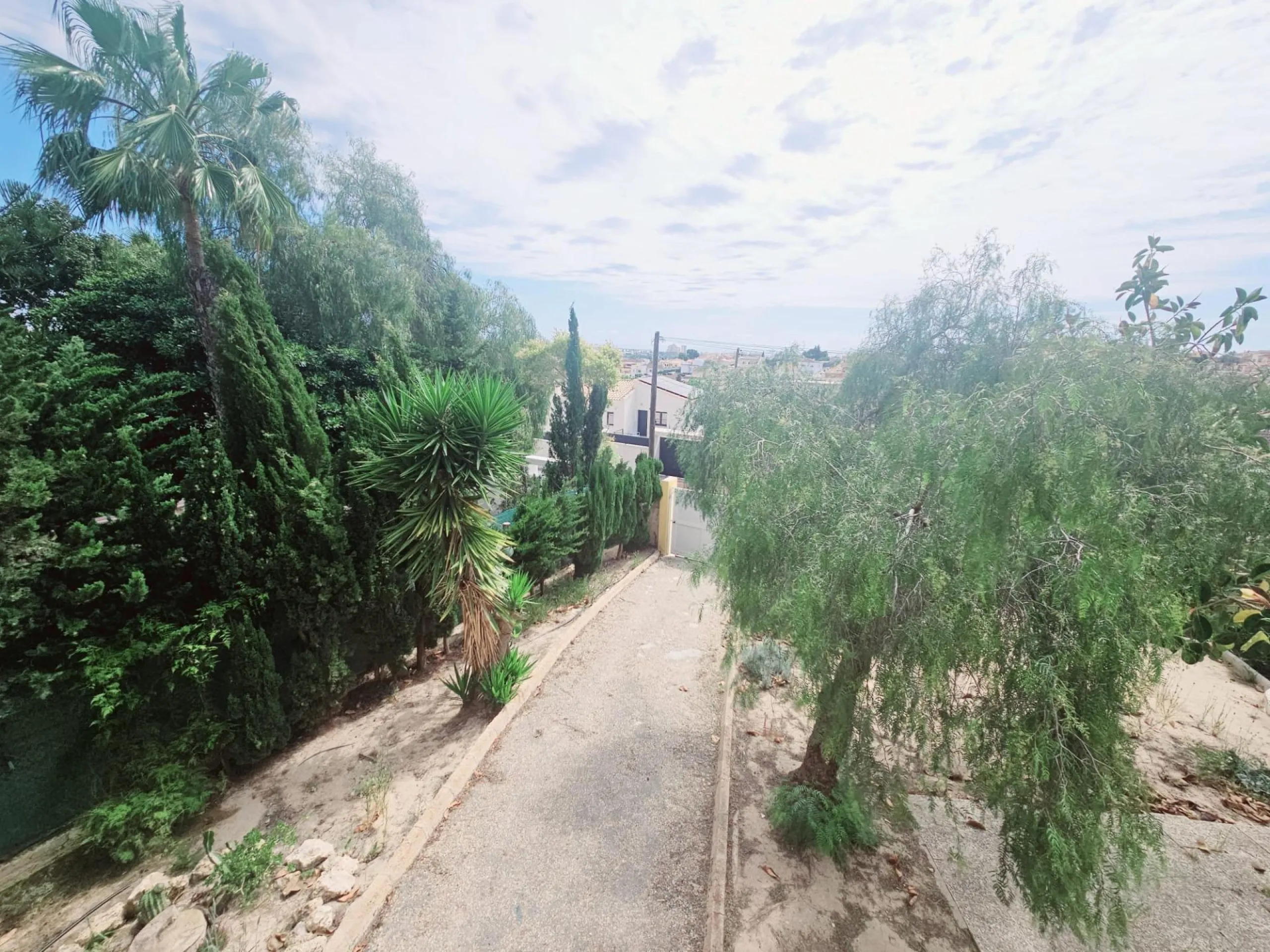 CHALET TO RENOVATE IN LOS BALCONES WITH TWO FLOORS